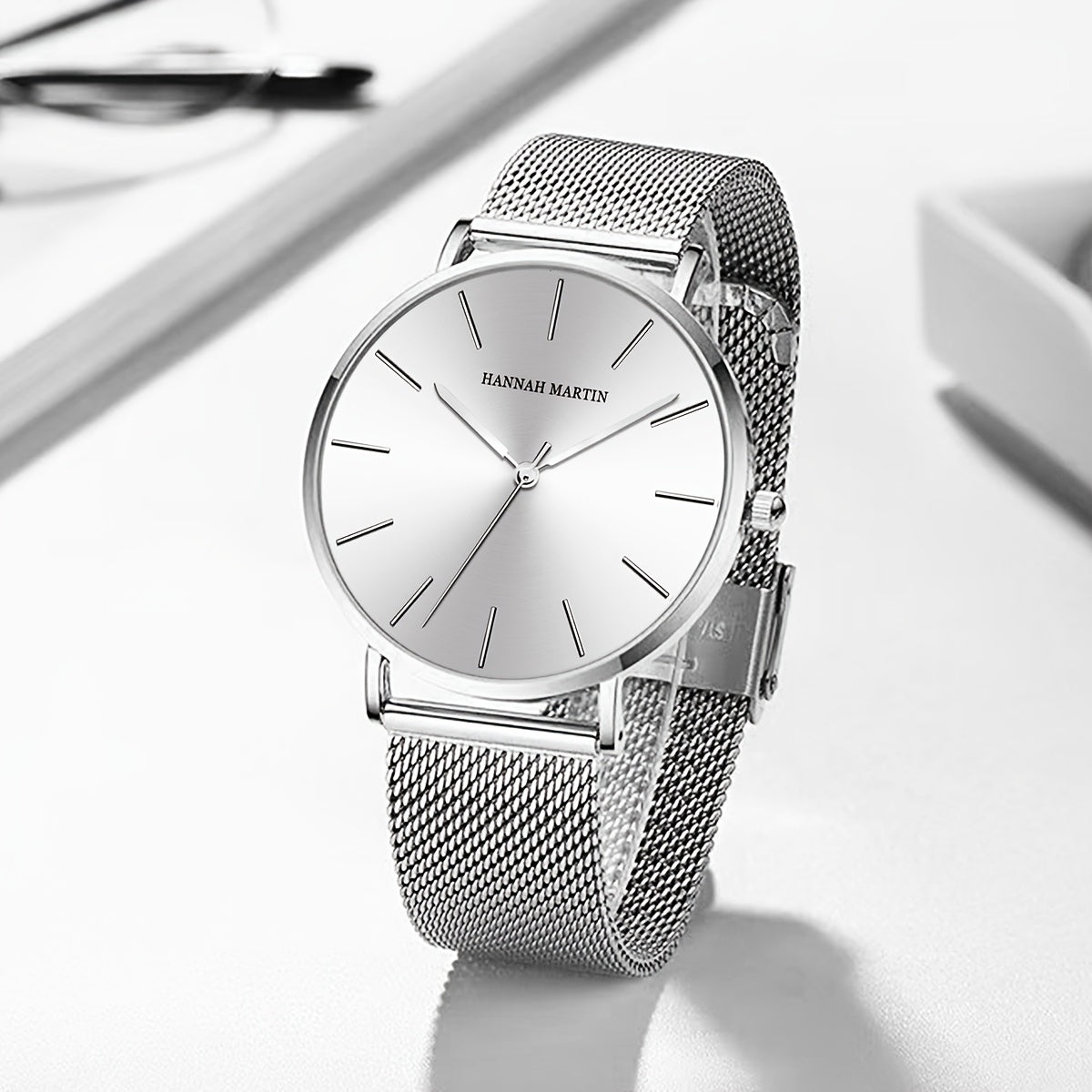 Women's Light Luxury Watch with Elegant Design and Precise Movement