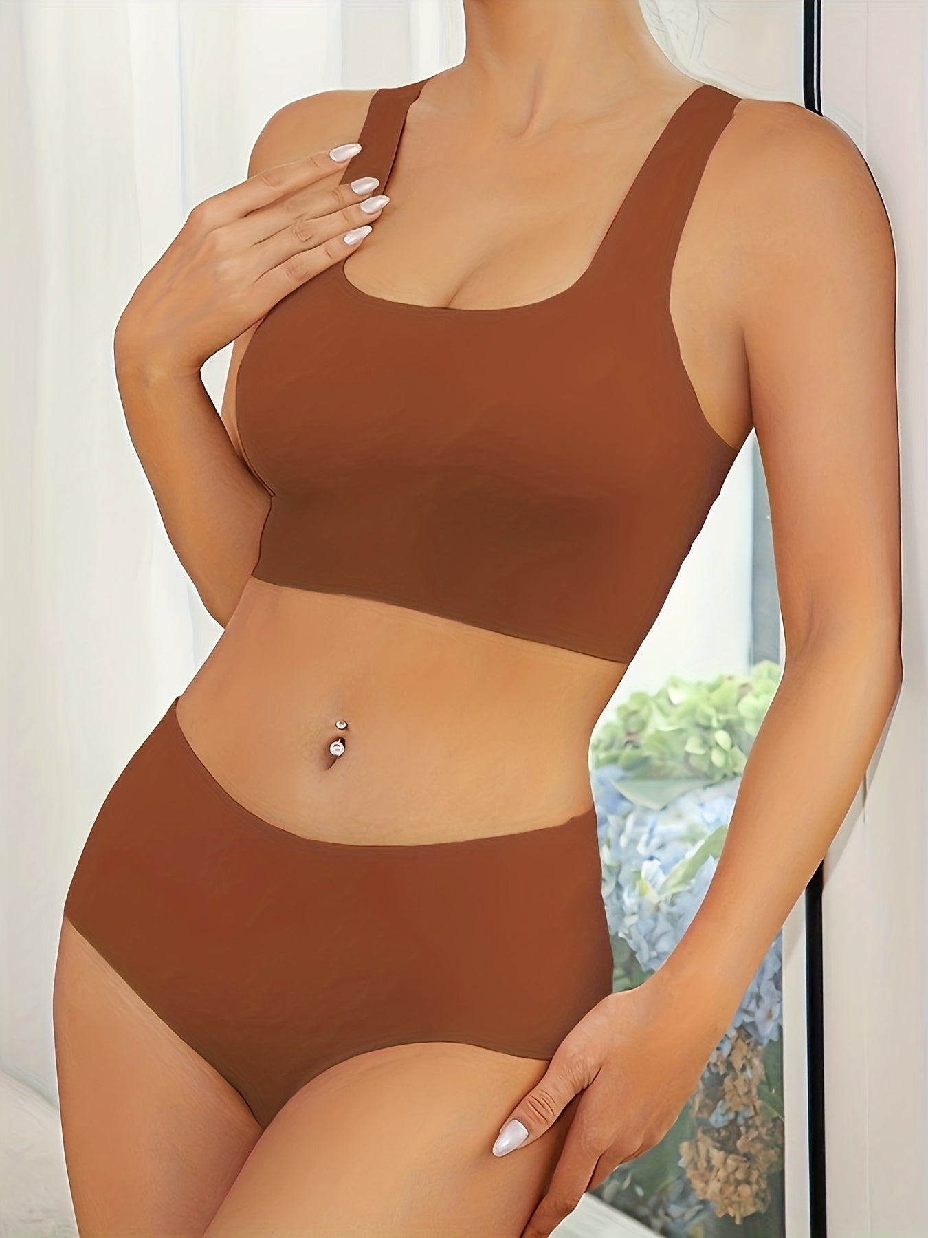 Ayollar uchun uzluksiz racerback simsiz brassier va mos elastik ichki kiyimlar to'plami, ichki kiyim to'plami.