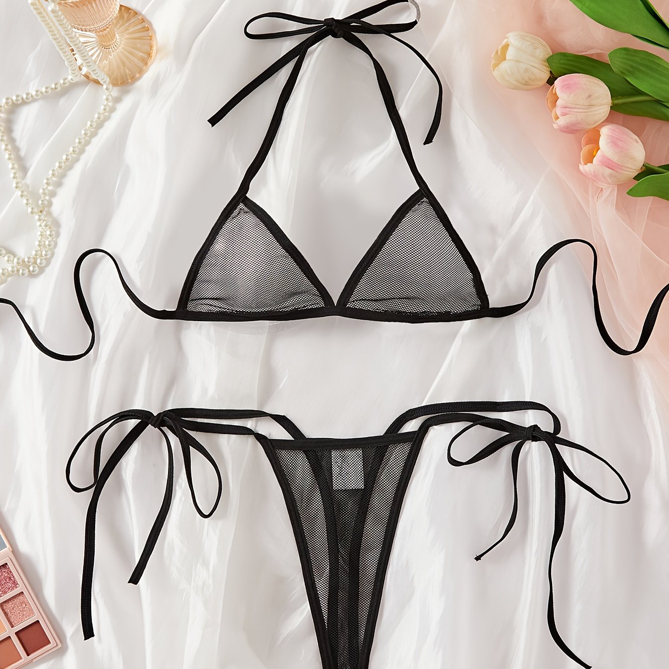 Shaffof Tarmoq Ichki Kiymlari To'plami: Halter Brasi va Thong, Jozibador Ayollar Ichki Kiymlari