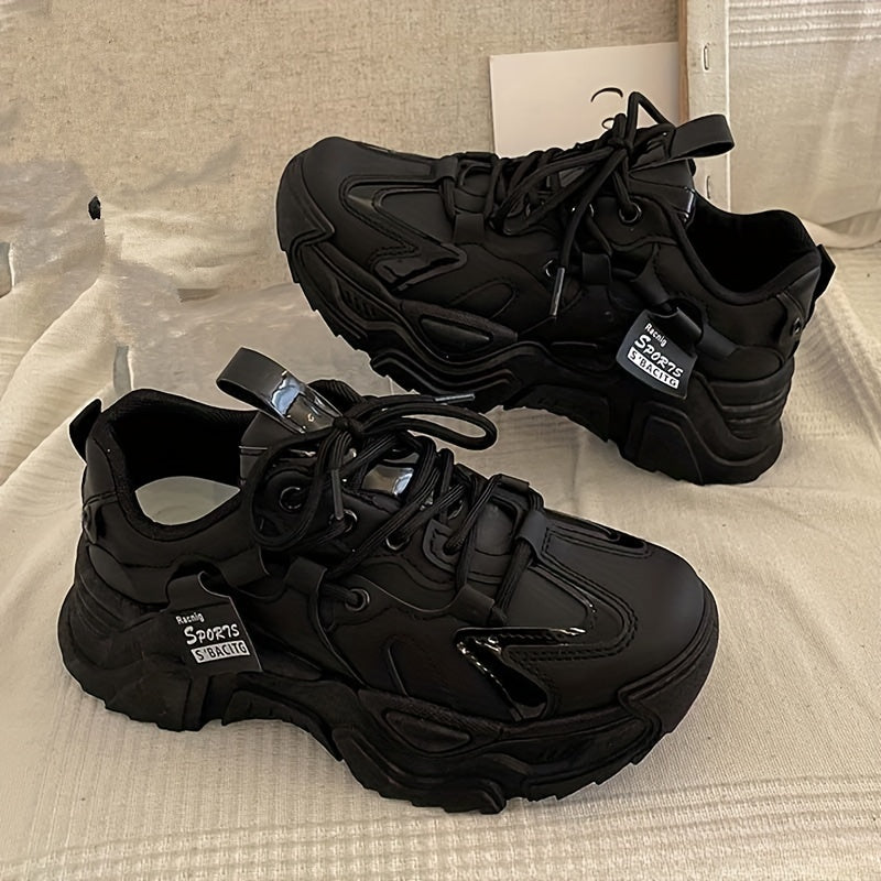 Ayollar uchun qalin krossovkalar - Havo o'tkazuvchi va zamonaviy, barcha mavsumlarga mos keladigan, sirpanmaydigan taglikka ega poyabzal