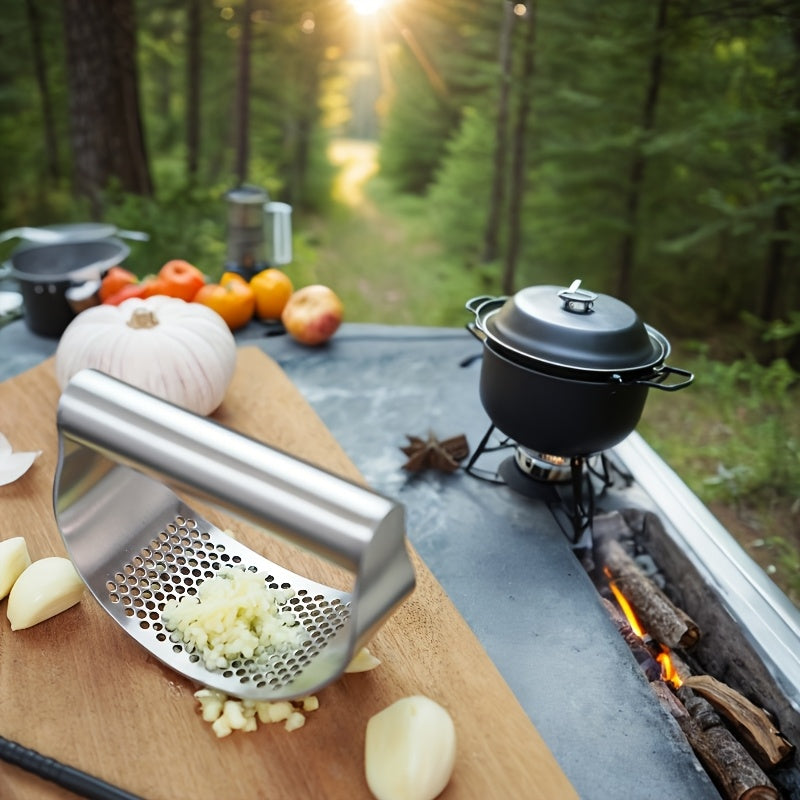 Stainless Steel Garlic Crusher Compact Easy-Clean Kitchen Tool for Spices