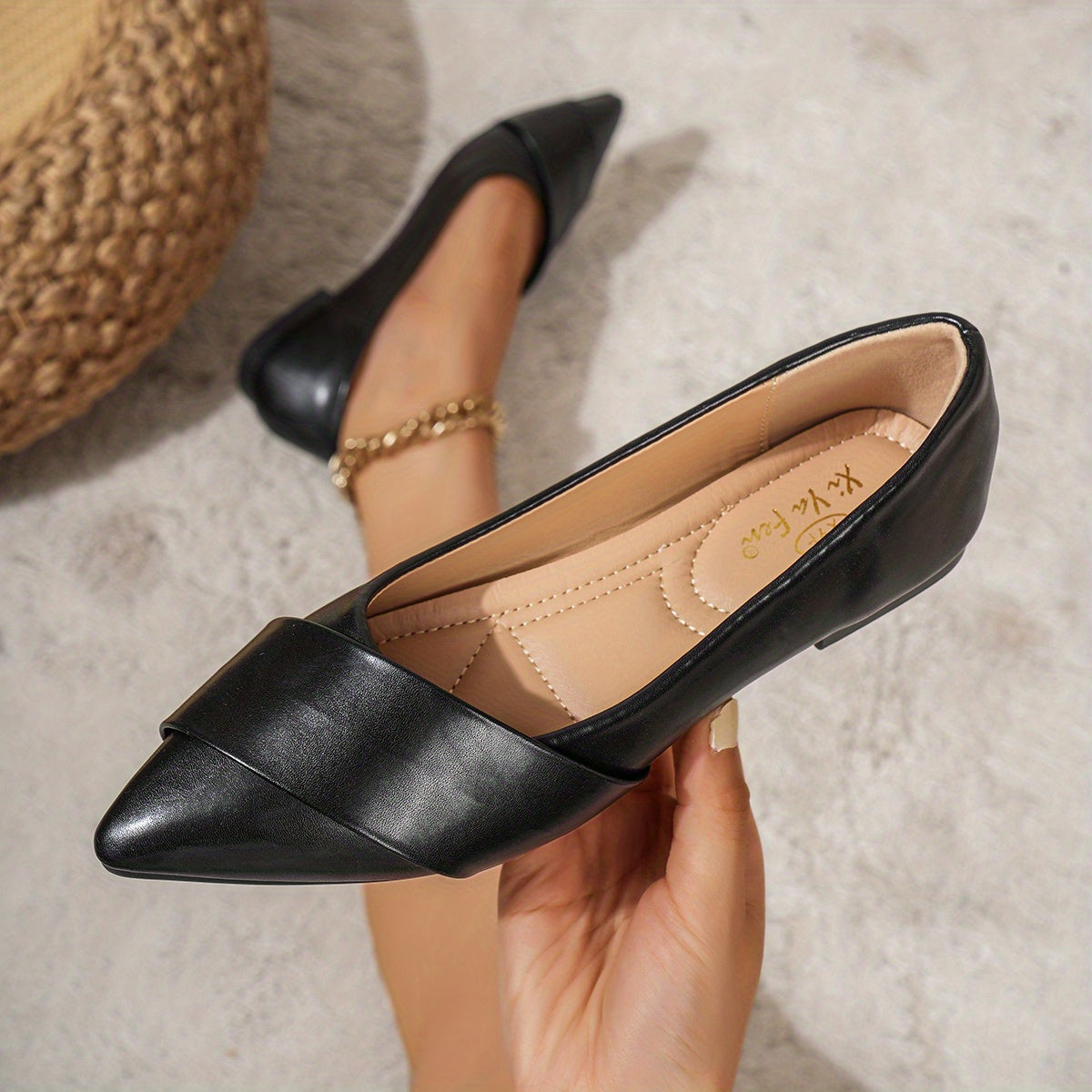 Women's Black Pointed Toe Slip-On Ballet Flats with Mary-Jane Style for Fall