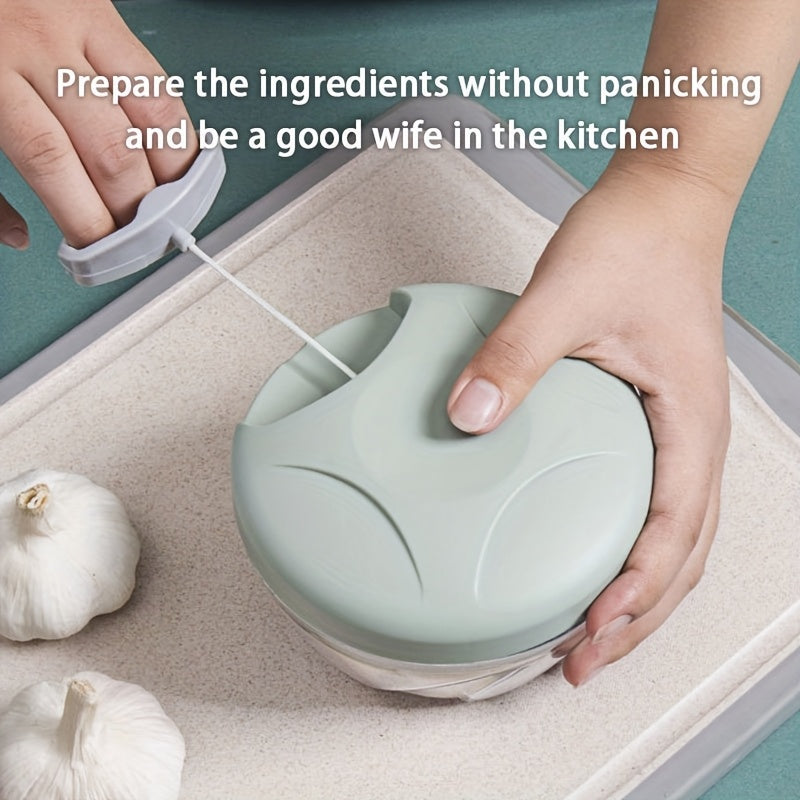 Qulay tutqichli qo'lda sarimsoq maydalagich, sarimsoq maydalash, chili bo'laklash va sous tayyorlash uchun shaffof stakanda mo'ljallangan. Ona kuniga mos.