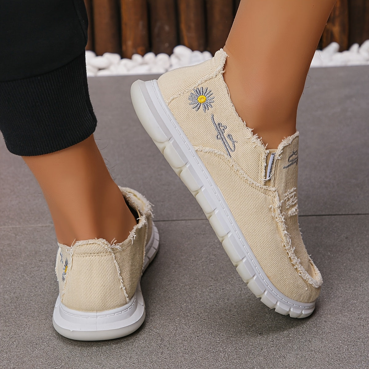 Women's Slip-On Loafers Black Floral Non-Slip PVC Sole All-Season