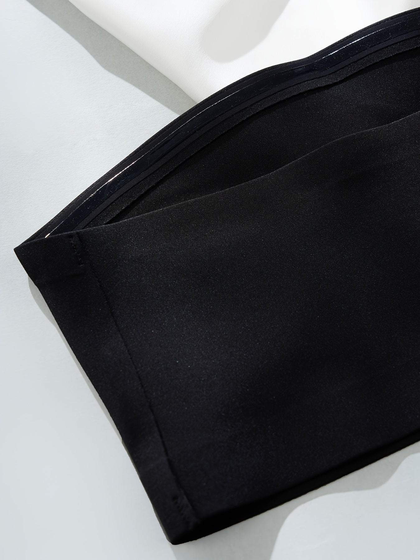 Women's Strapless Wireless Bandeau Bra with Push-Up Support and Anti-Slip Design