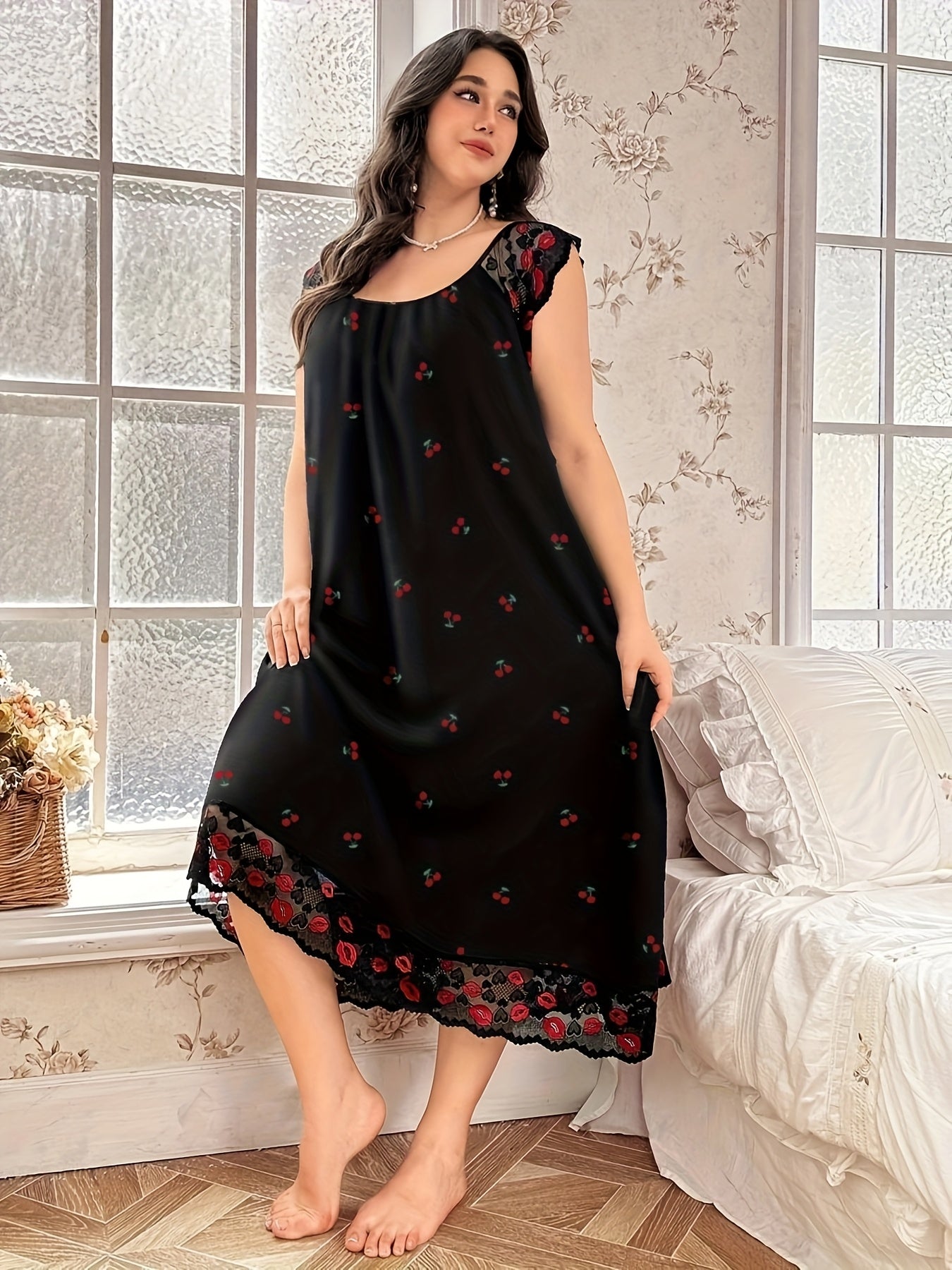 Plus-Size Black Floral Nightgown with Lace Detailing Short Sleeves Crew Neck Sleepwear