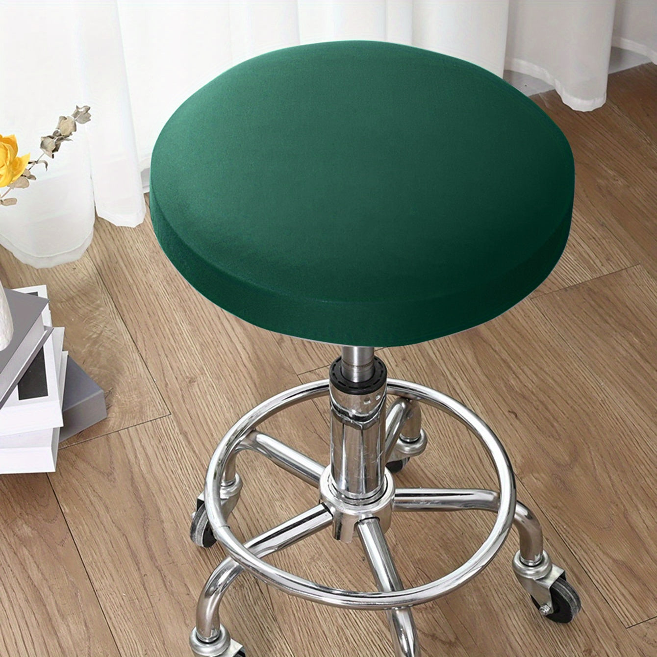 Cho'ziladigan suv o'tkazmaydigan stul qopqog'i. Klassik uslub, polyester va spandeks aralashmasidan tayyorlangan. Mashinada yuvish mumkin, elastik lenta bilan yopiladi. Qumlangan hunarmandchilik. Uy yotoqxona bezatish uchun ideal.