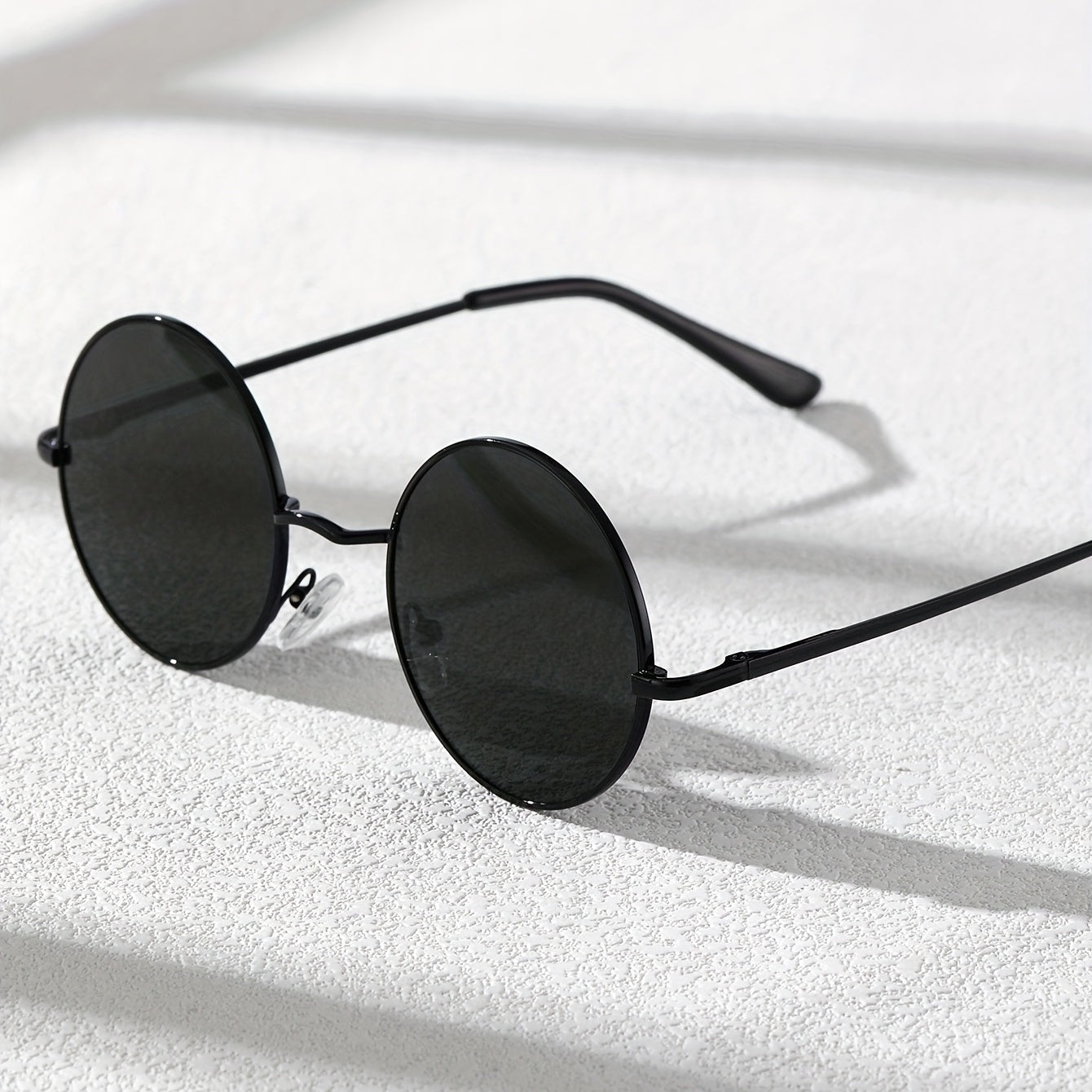 Men's Round Glasses Fashionable Eyewear for Casual Wear