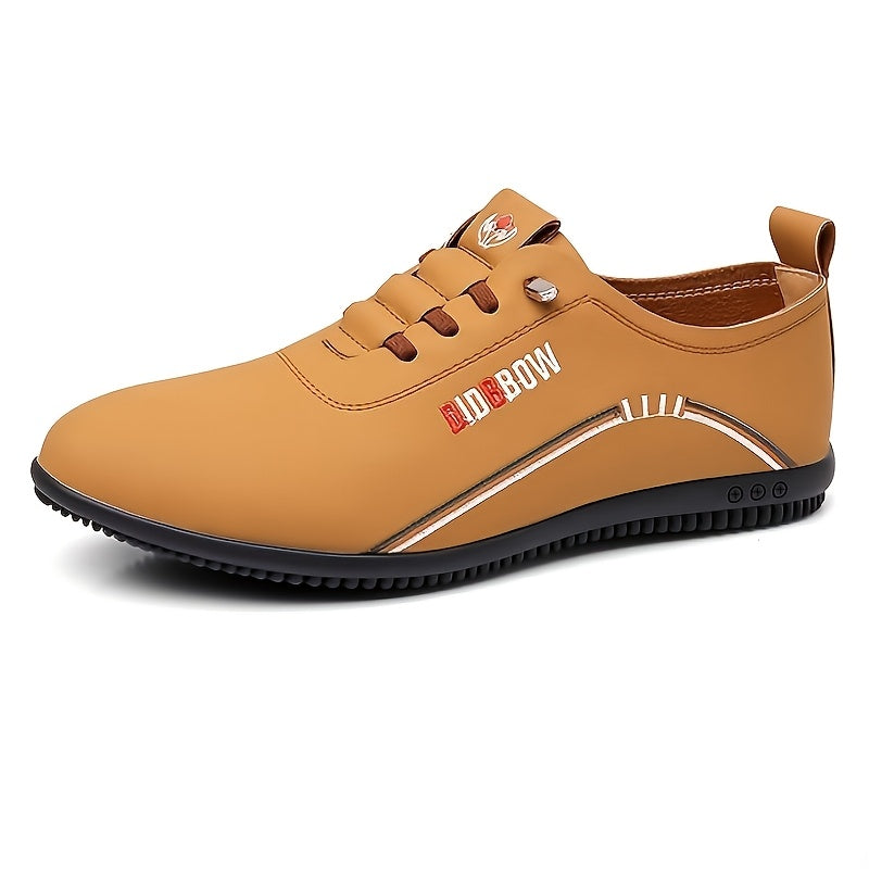 Erkaklar uchun tasodifiy sport poyabzallari, bir rangli dizayn va harf bosma bilan, dam olish va biznes muhitlari uchun mos.