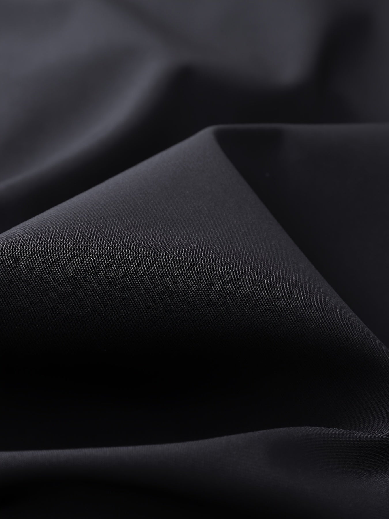 Erkaklar uchun qishki qalin premium yaka palto, 100% polyesterdan tayyorlangan, bir rangli biznes palto, zip yopilishi bilan, odatdagi moslikda