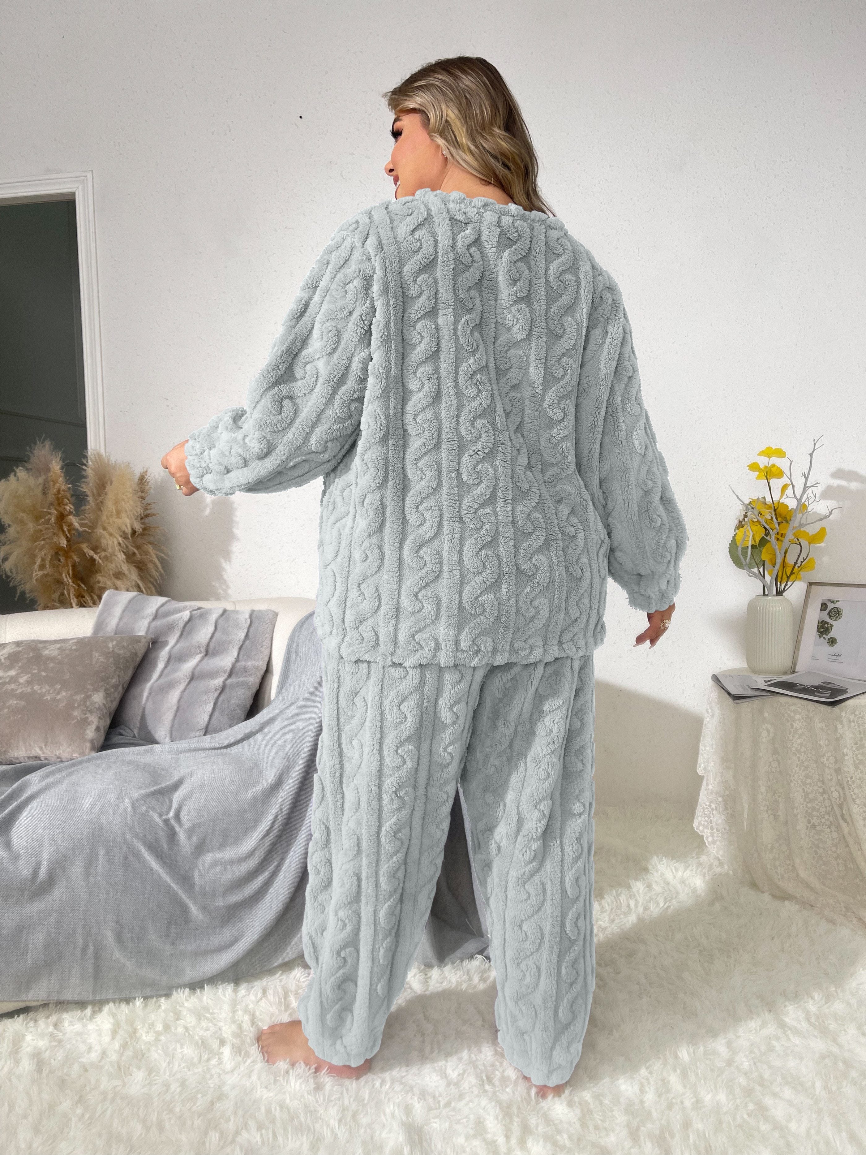 Plus Size Women's Flannel Pajama Set Long Sleeve Loungewear Two Piece