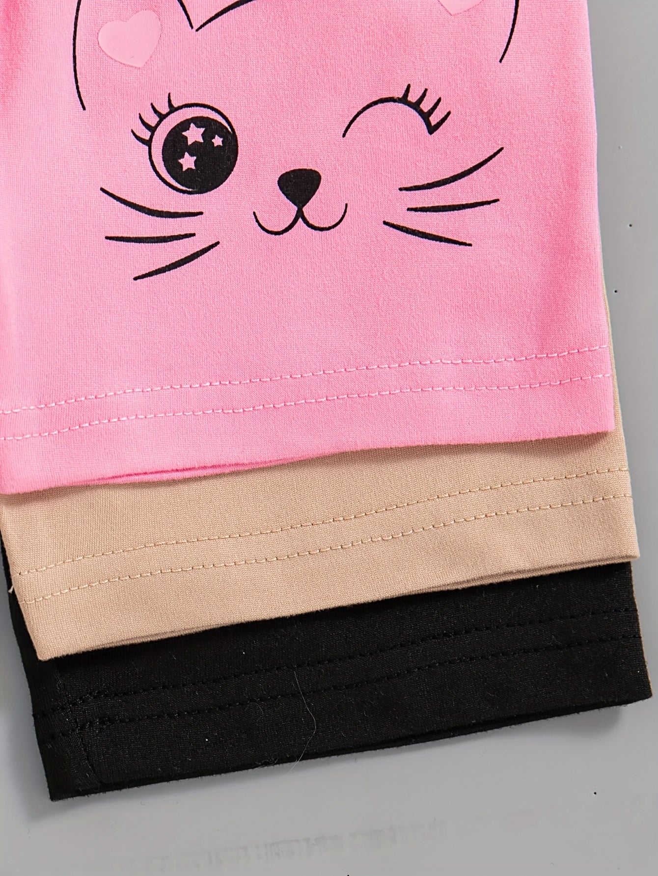 Qizlar uchun 3-qismli Multfilm Mushuk Print To'plami: T-shirtlar + Shortlar yoz uchun