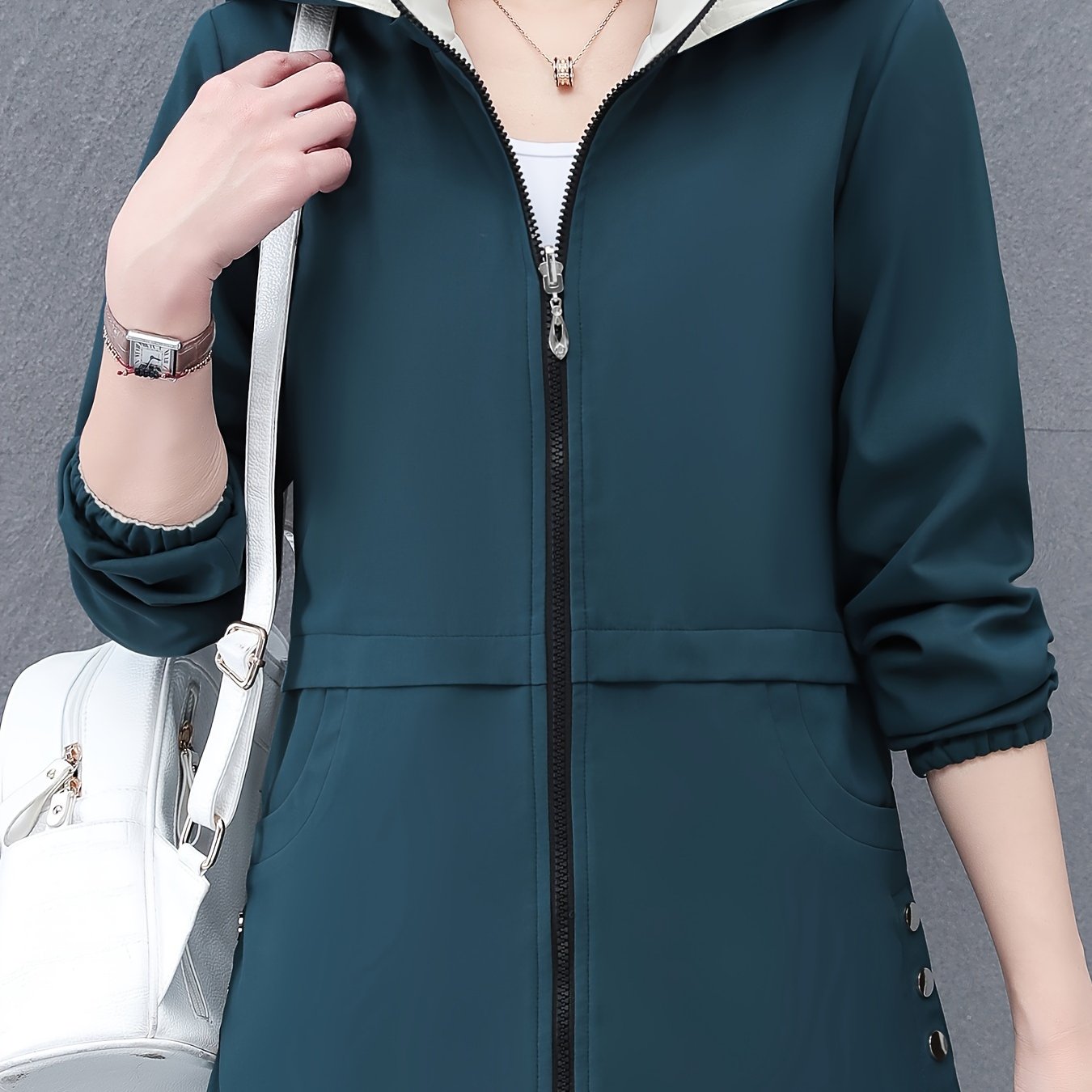 Женская reversible куртка со средними и длинными стилями для весны и осени.