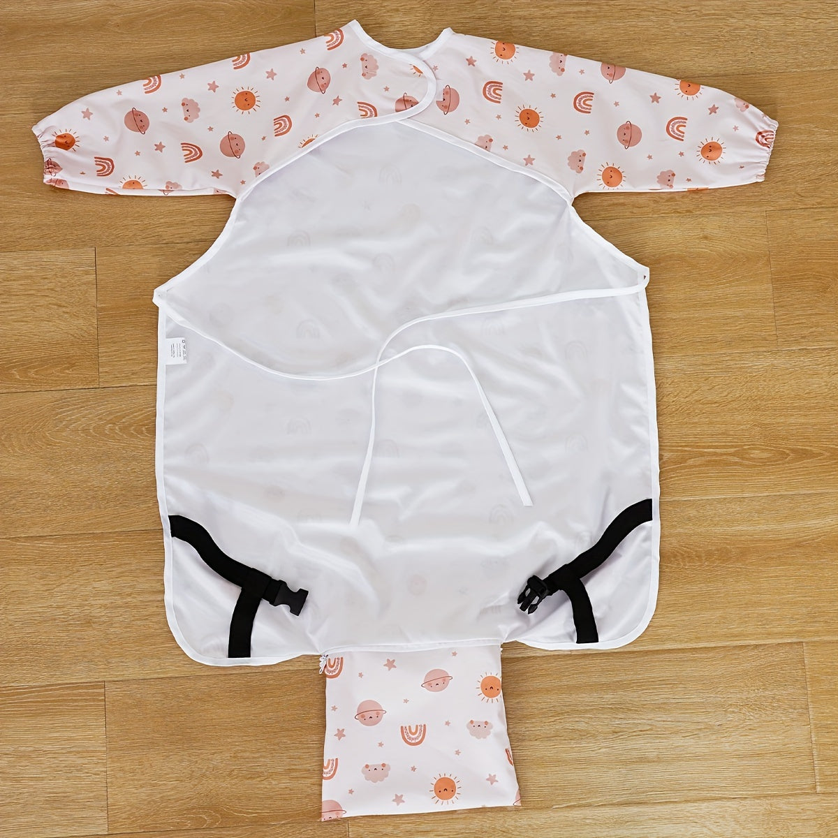 Chiroyli va suv o'tkazmaydigan 3-in-1 Oziq-ovqat stoli qopqog'i - Yuviladigan oziqlantirish bibi va bo'yash aproni bilan birga, Sehrli lenta yopilishi, Poliestir tolalaridan tayyorlangan, turli ranglarda.