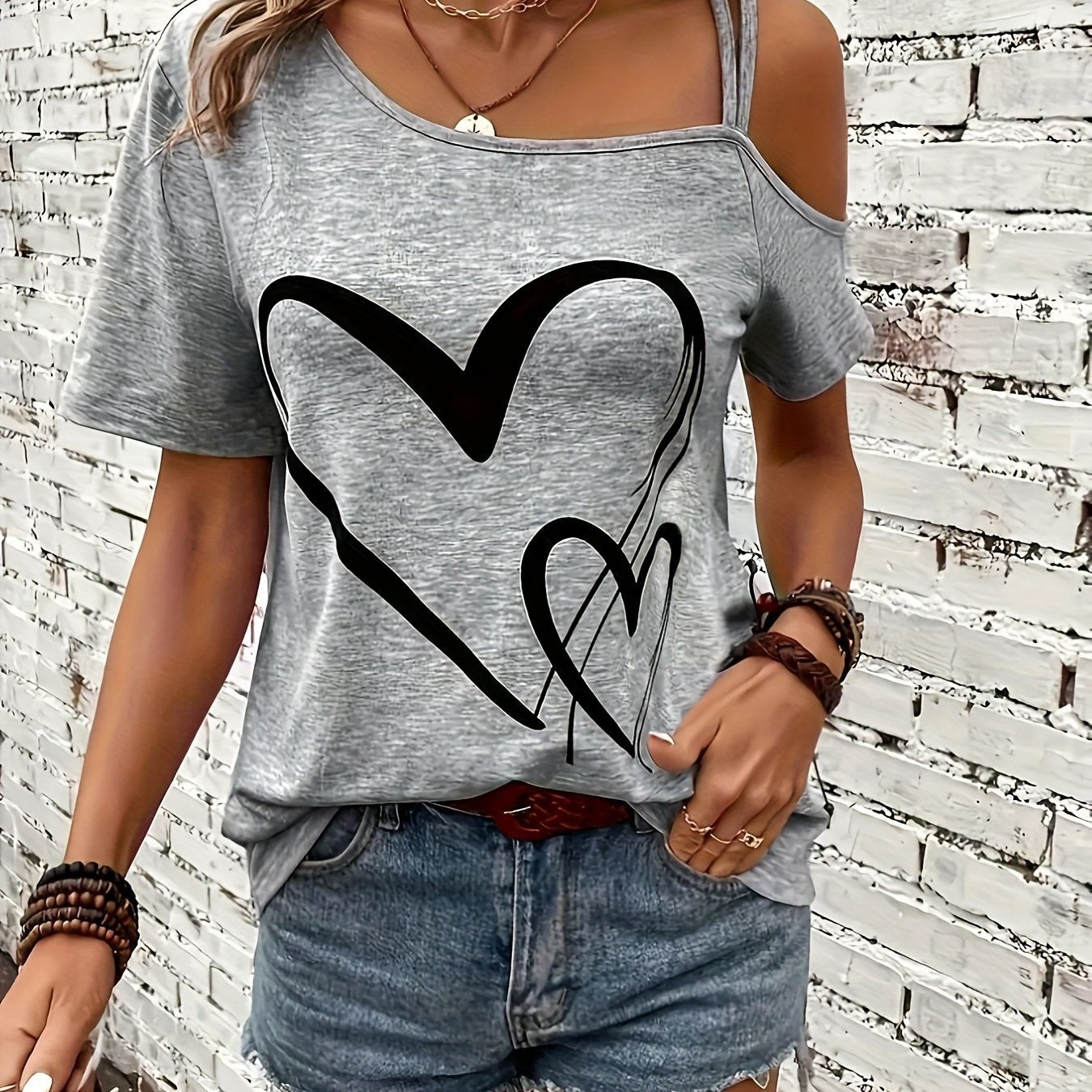 Blusa asimétrica de manga corta con estampado de corazones y hombros fríos para mujer