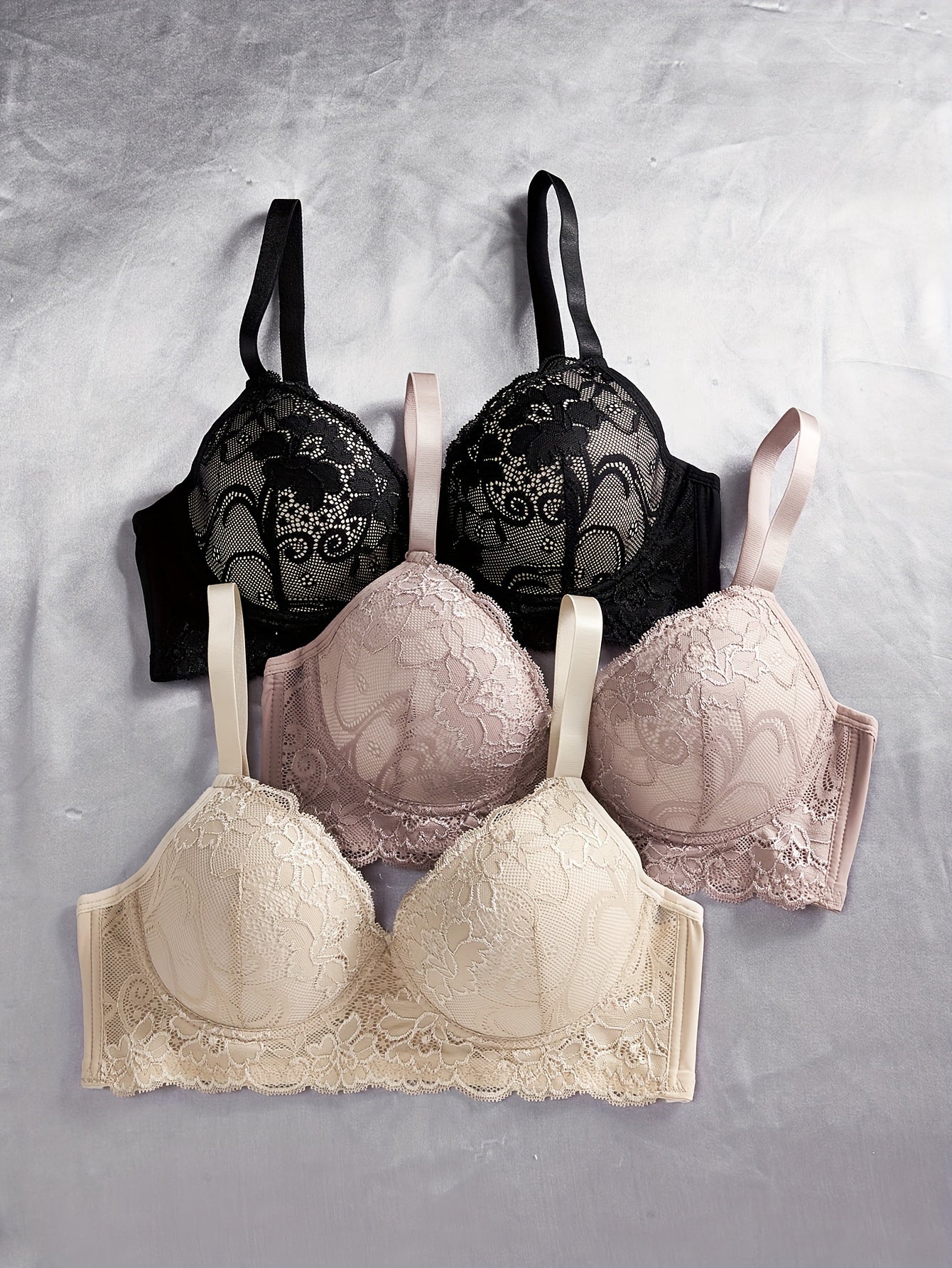3-ta bo‘lakli ipli bralett to‘plami, underwire bilan, naylon aralashmasi, olib tashlanmaydigan padlar, po‘lat halqa, ipli chekka