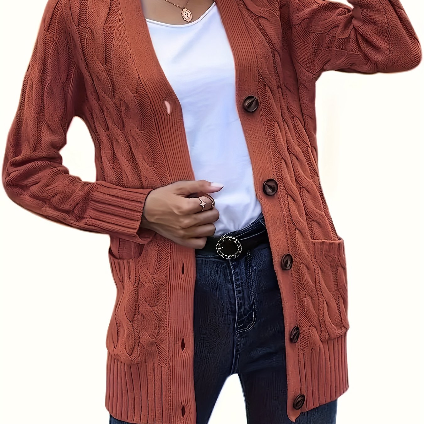 Plus o'lchamdagi ayollar uchun kabel to'qilgan uzun qo'lqopli kardigan, tugmachali