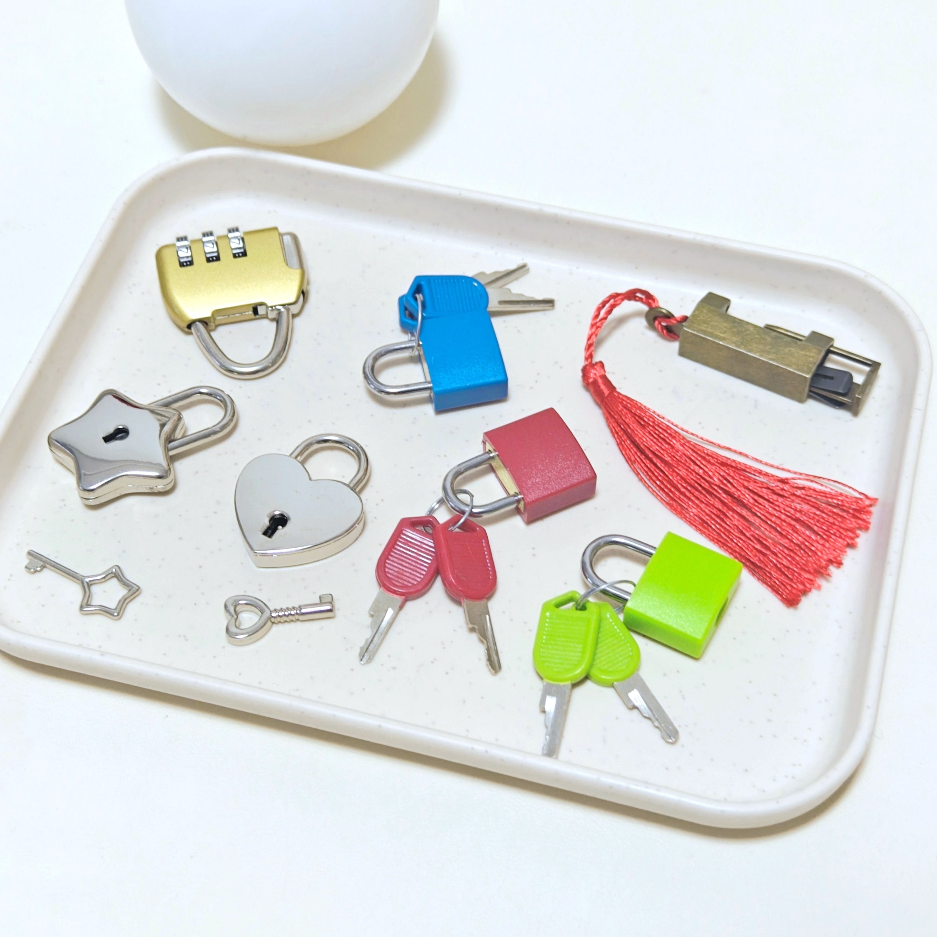 Ta'limiy O'yinchoqlar To'plami: 7 Ta Rangli Kalit va Kalitlar Bilan O'qing va O'rganing - Shaklni Anglash, Turli Formalar, Uyda O'qish uchun Mukammal Sovg'a