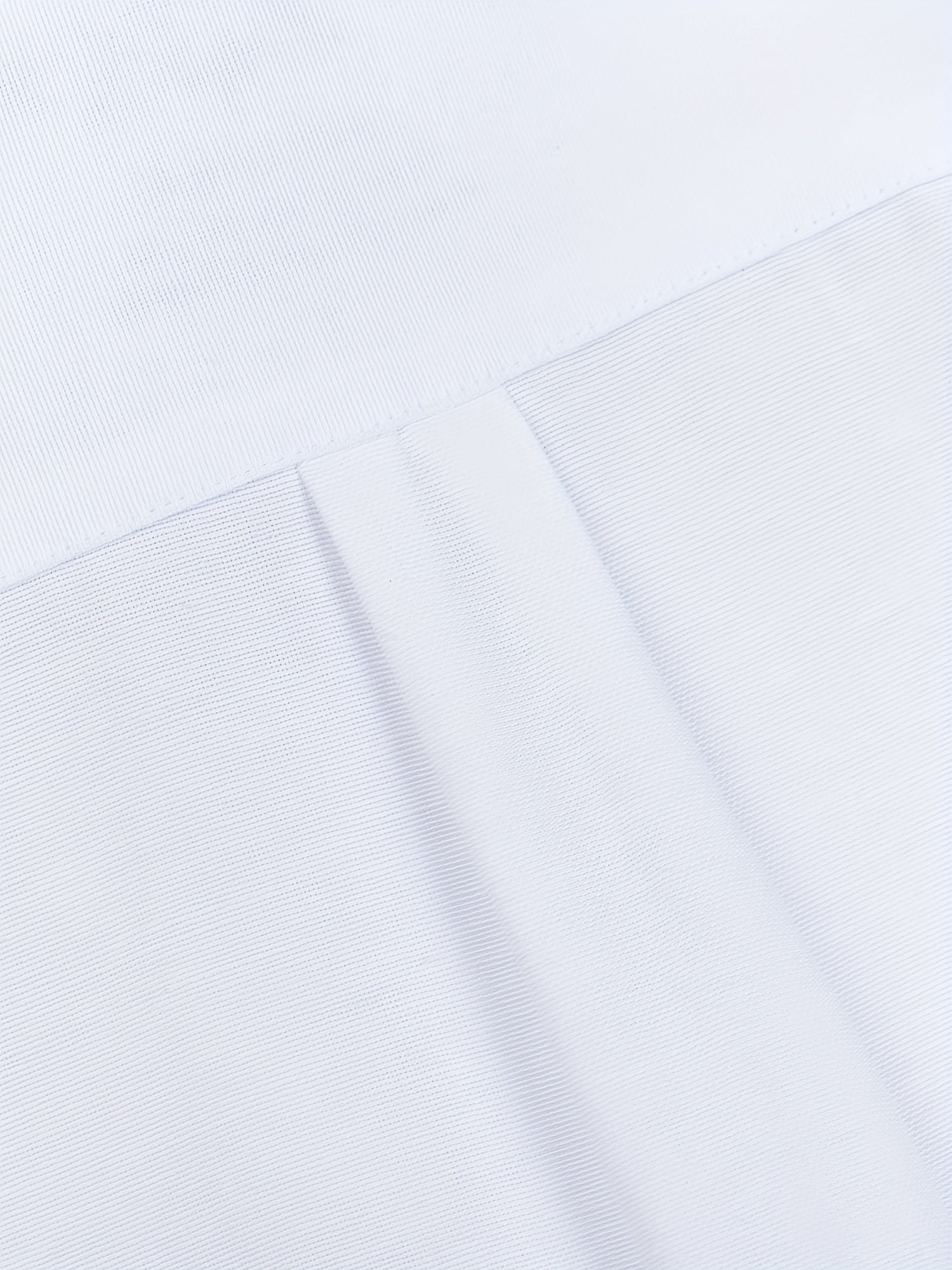 Мужская рубашка из хлопка и полиэстера однотонного цвета с длинными рукавами и карманом