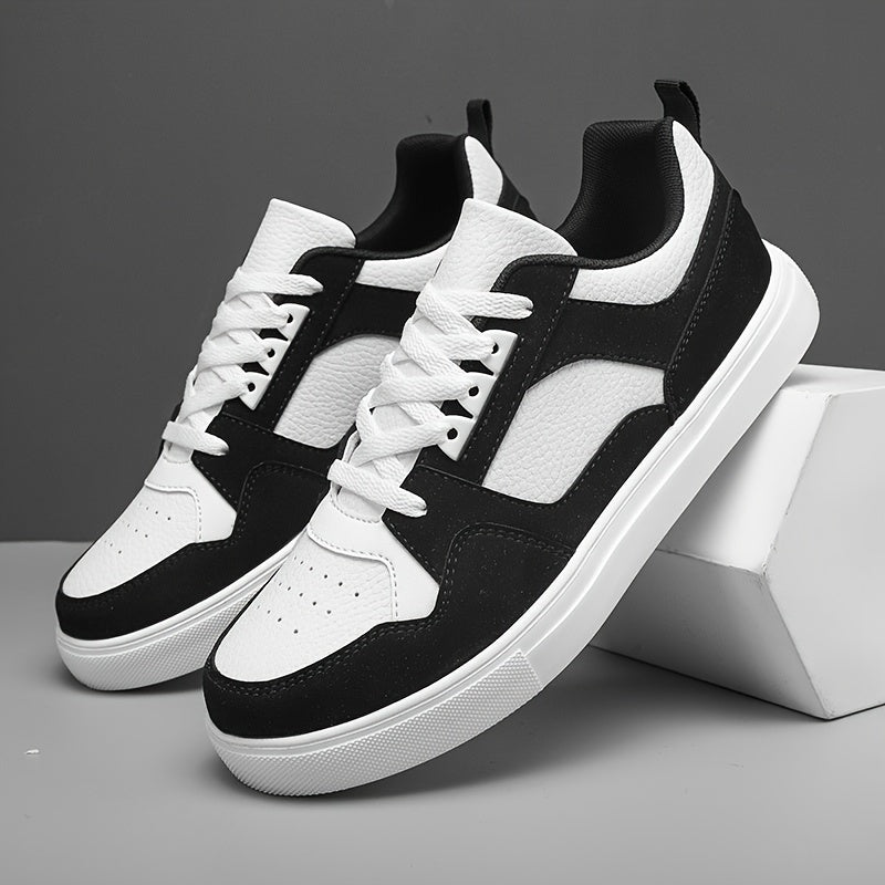 Black and White Casual Skate Shoes for Men and Women with Lace-Up Closure and EVA Sole