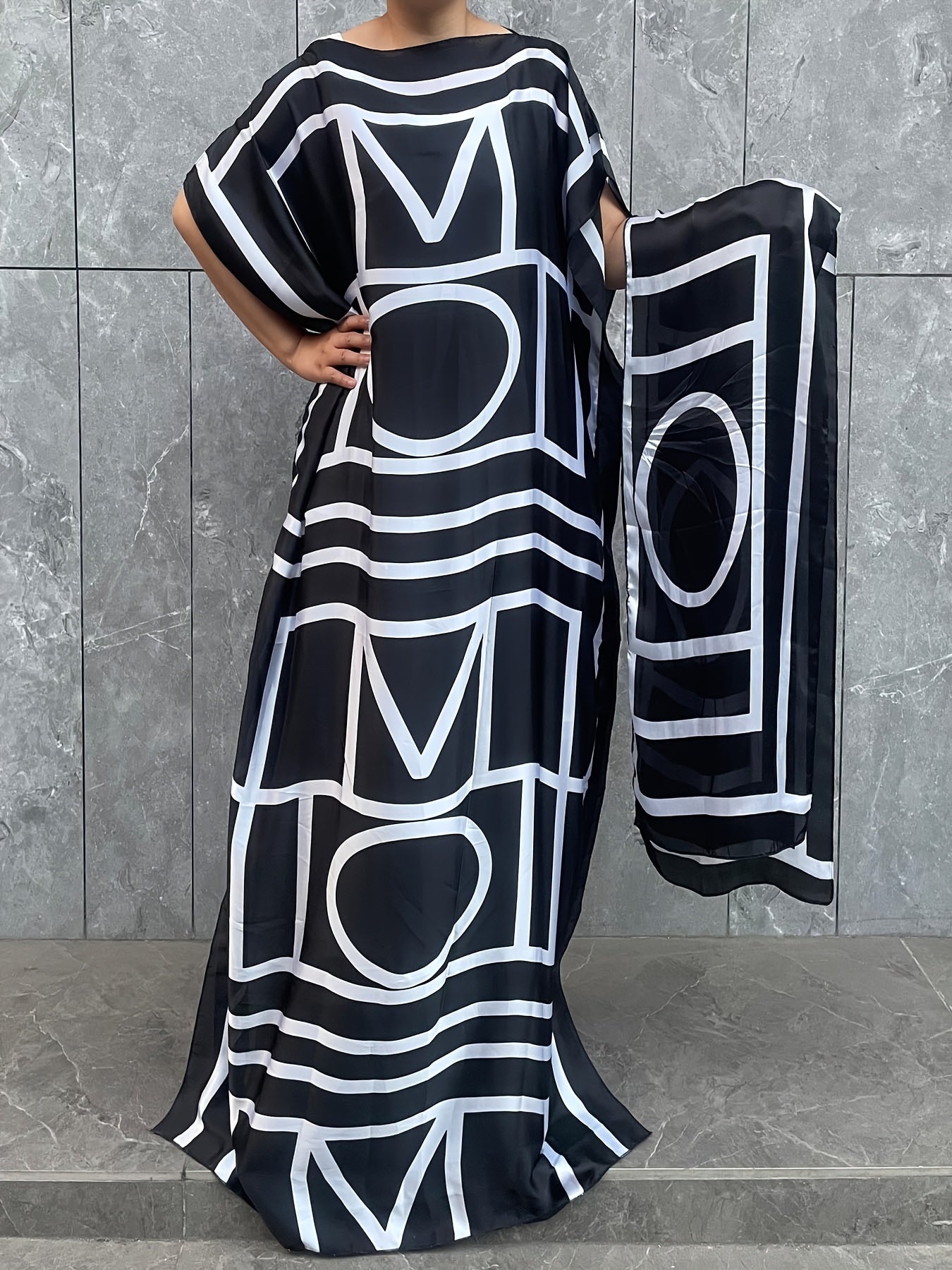 Plus Size Geometric Print Maxi Dress - Flattering Crew Neck Short Sleeves