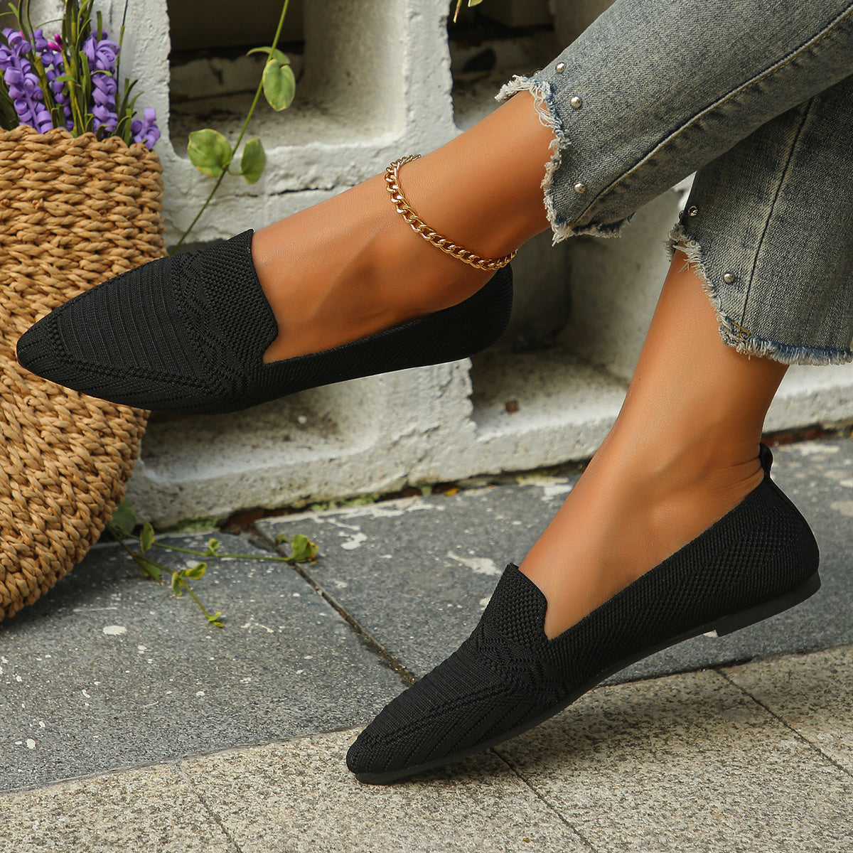Women's Black Slip-On Flats Breathable Fabric Pointed Toe Casual Shoes