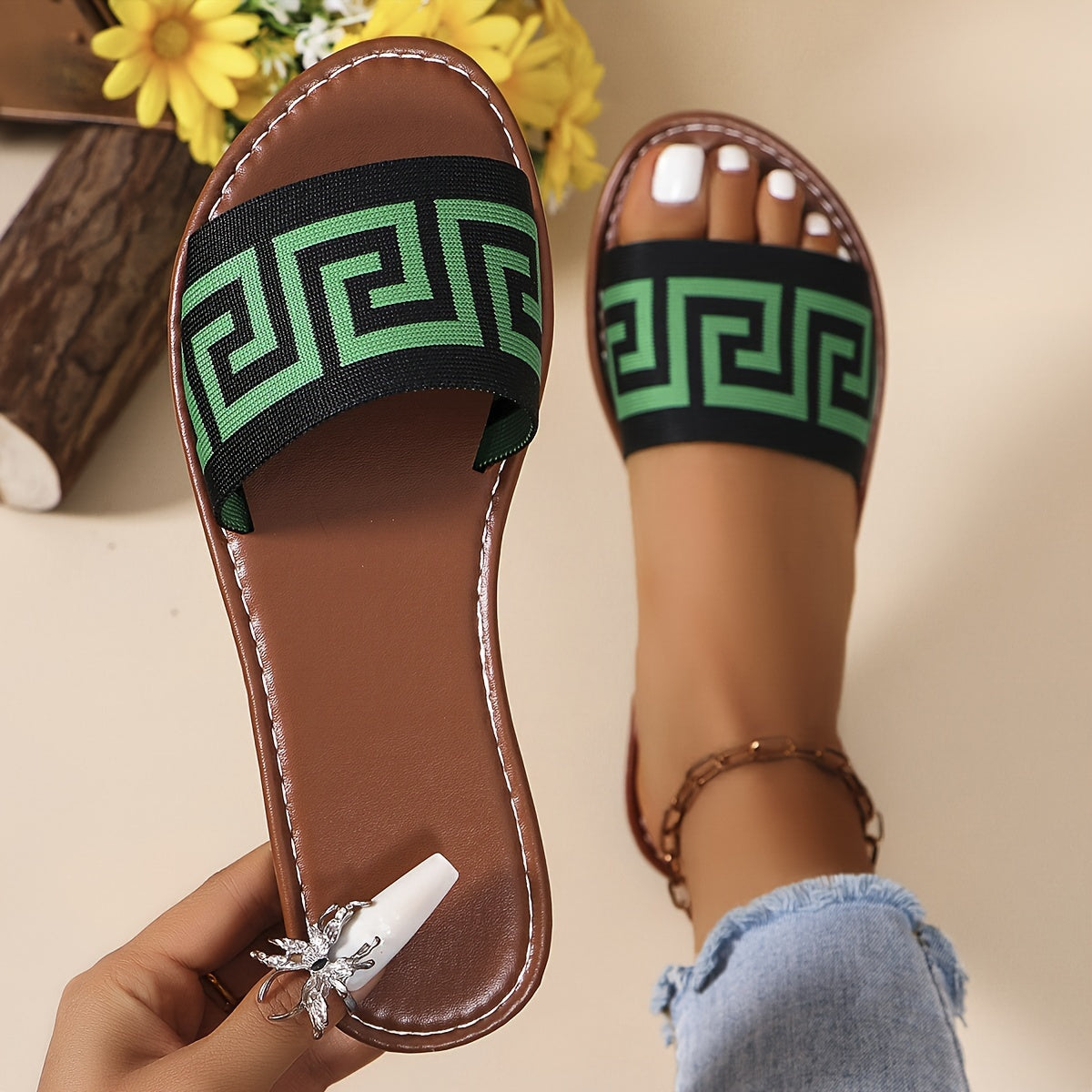 Women's Open-Toe Slip-On Sandals Black and White Striped Summer Beach Shoes