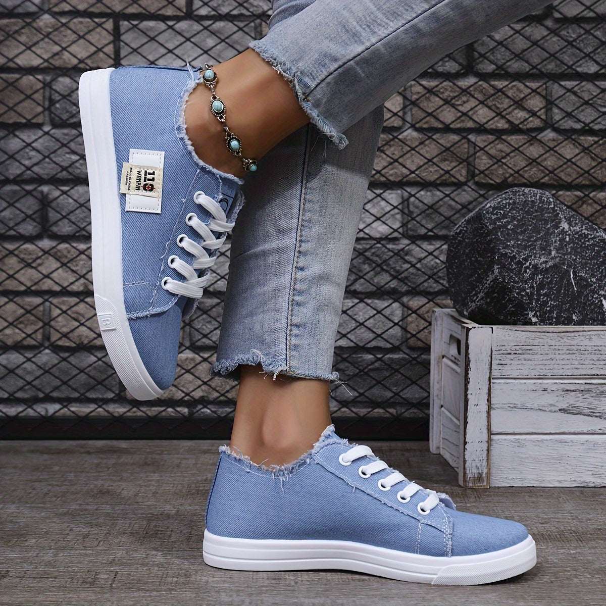 Women's Casual Low-Top Lace-Up Sports Shoes in Solid Color