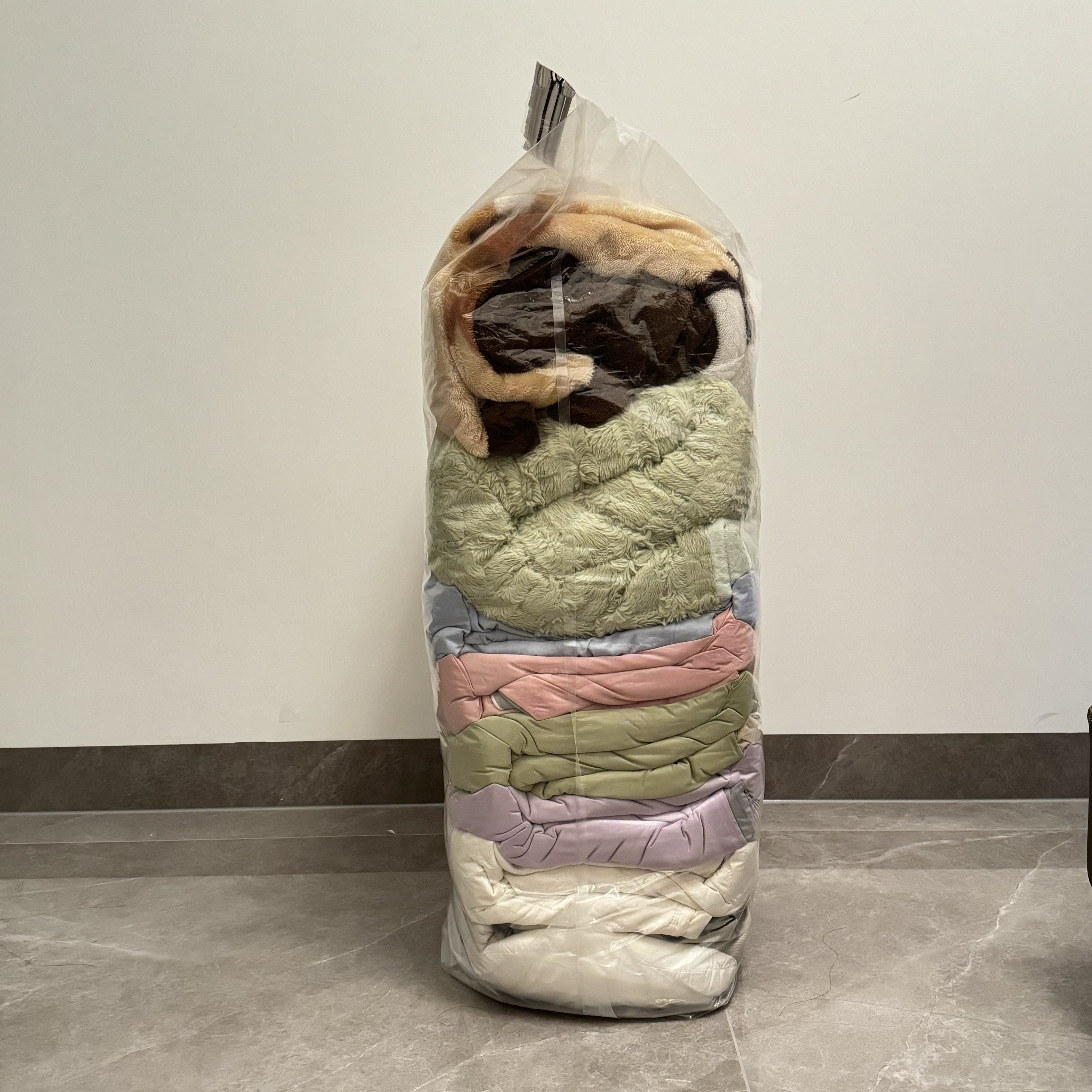 Extra Large Vacuum Storage Bag for Comforters Blankets Clothes Quilts Duvets