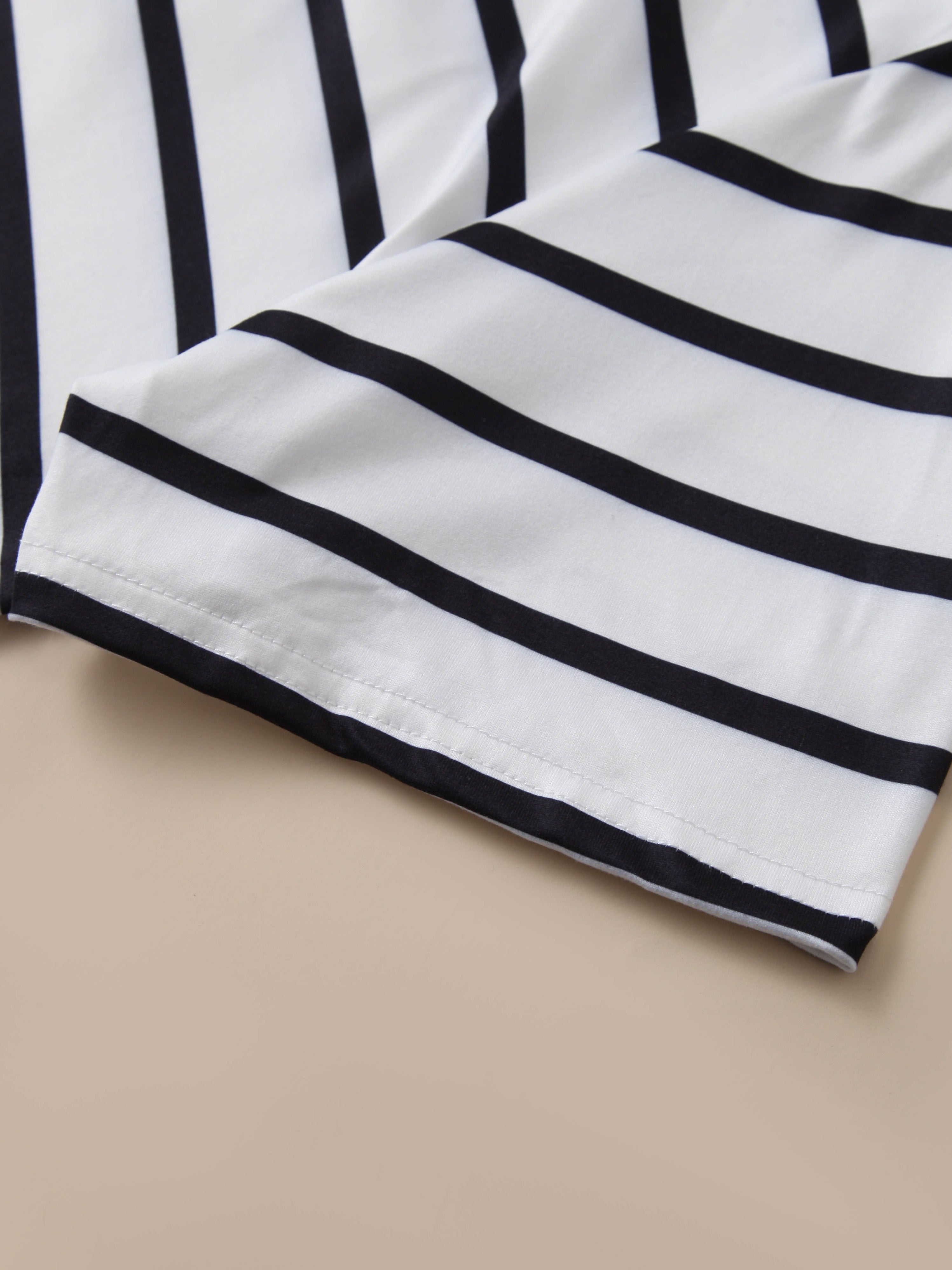 Women's Plus Size Striped V-Neck T-Shirt with Random Print Short Sleeve Casual Top