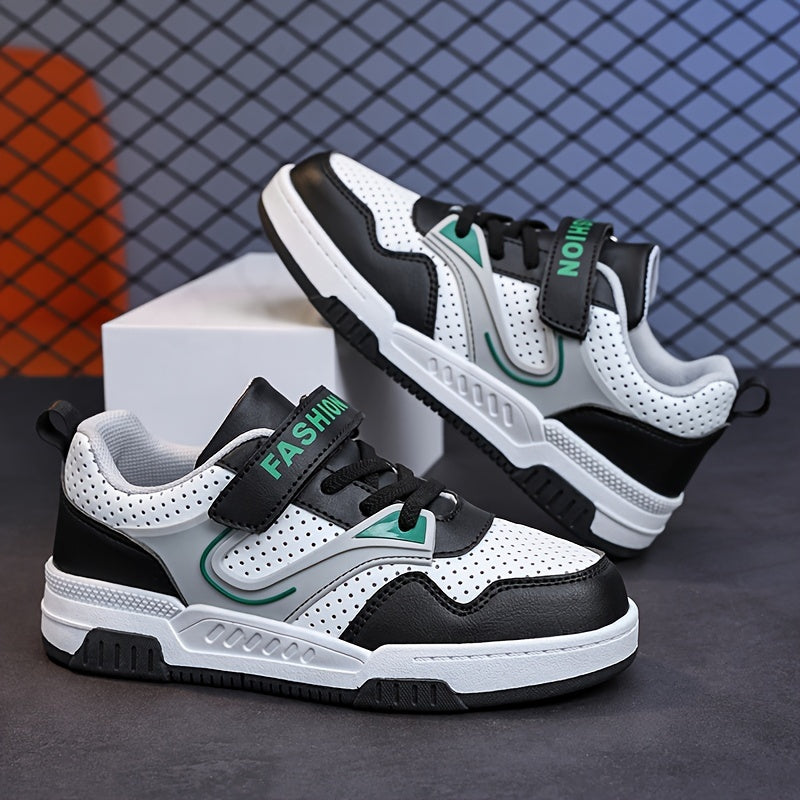 Yoshlar uchun pastki krossovkalar, yopiq va ochiq yopishqoq, nafas oladigan teshikli barmoq qutisi, qora/oq/yashil ranglar, ushlash va chidamlilik uchun TPR taglik, yumshoq mato astar, yugurish uchun ideal.