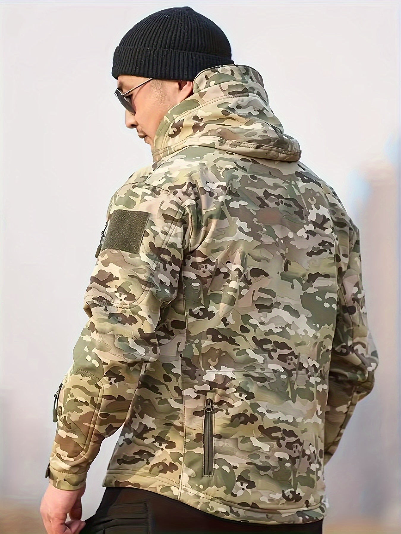 Men's Camouflage Fleece Jacket and Work Pants Set for Outdoor Hiking and Casual Wear