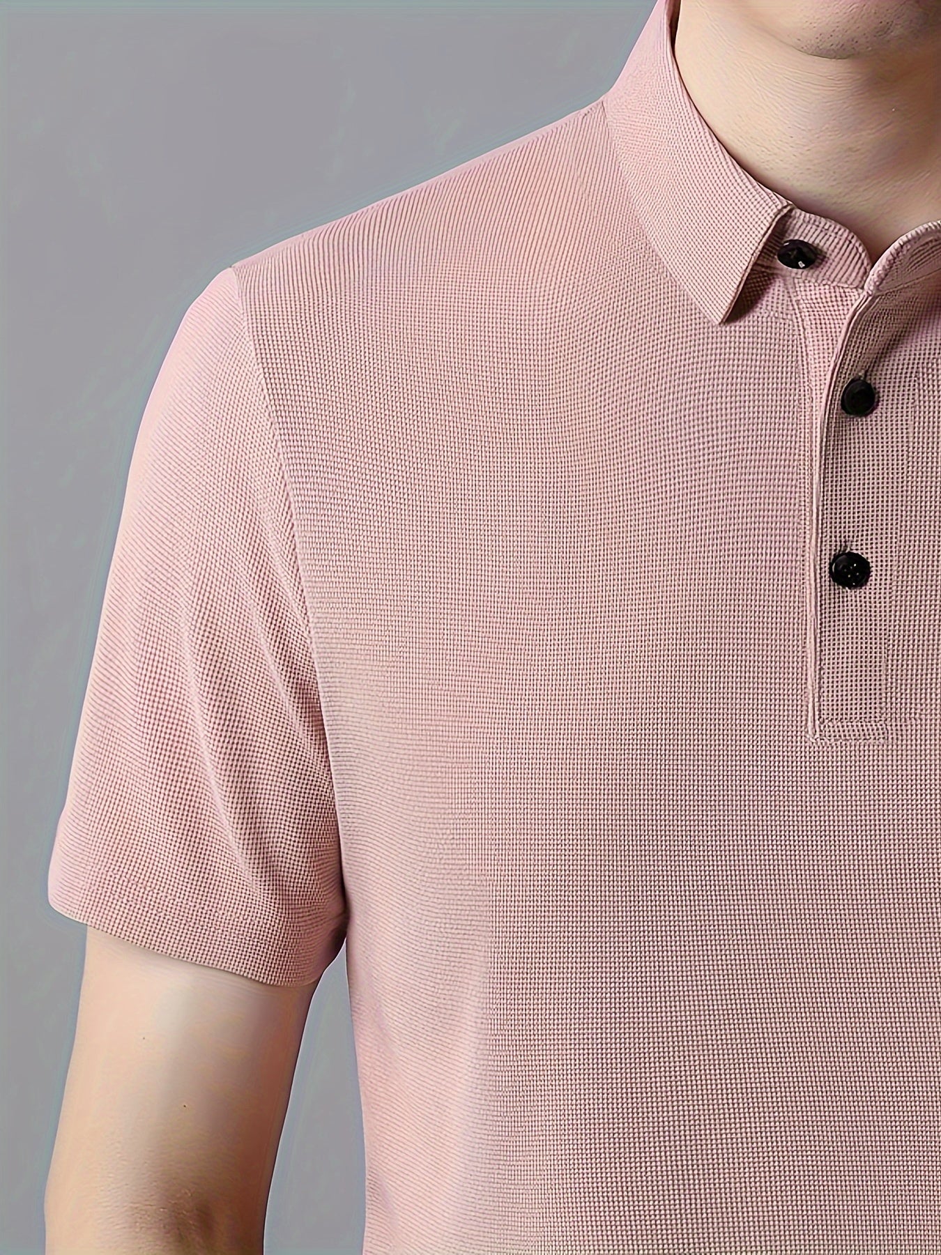 Erkaklar uchun nafas oladigan polyester ko'ylak - Tasodifiy bir rang, qisqa yengli va yoqa bilan