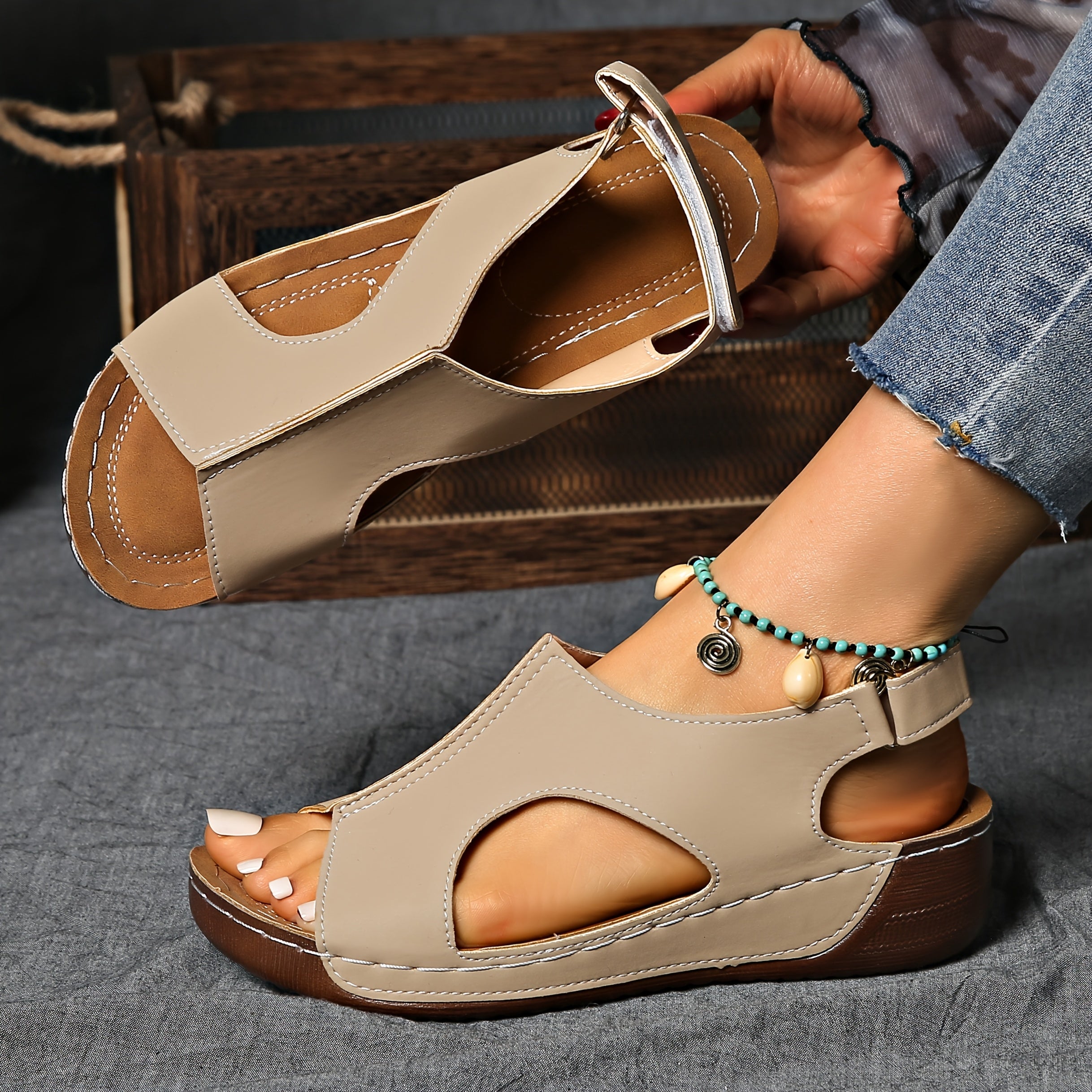 Peiresa Ayollar uchun Bir Rangli Wedge Sandallar, Bilak Strap bilan, Yoz uchun Qulay Kesilgan Dizayn, Bir Necha Ranglarda Mavjud