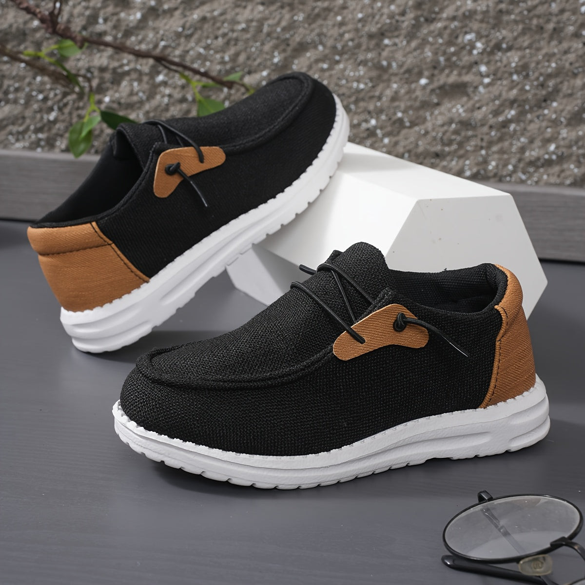 Boys Canvas Sneakers Low Top Breathable Lightweight Outdoor Casual Shoes