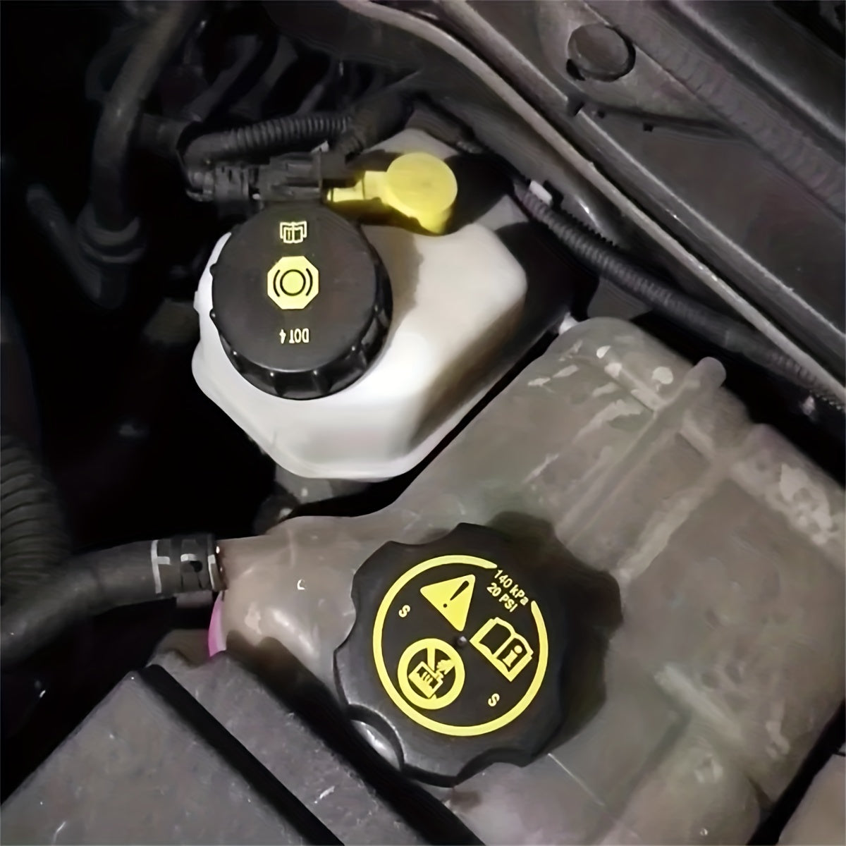 Avtomobil transport vositalari uchun yordamchi suv tanki qopqog'i kengaytirish tanki radiator qopqog'i