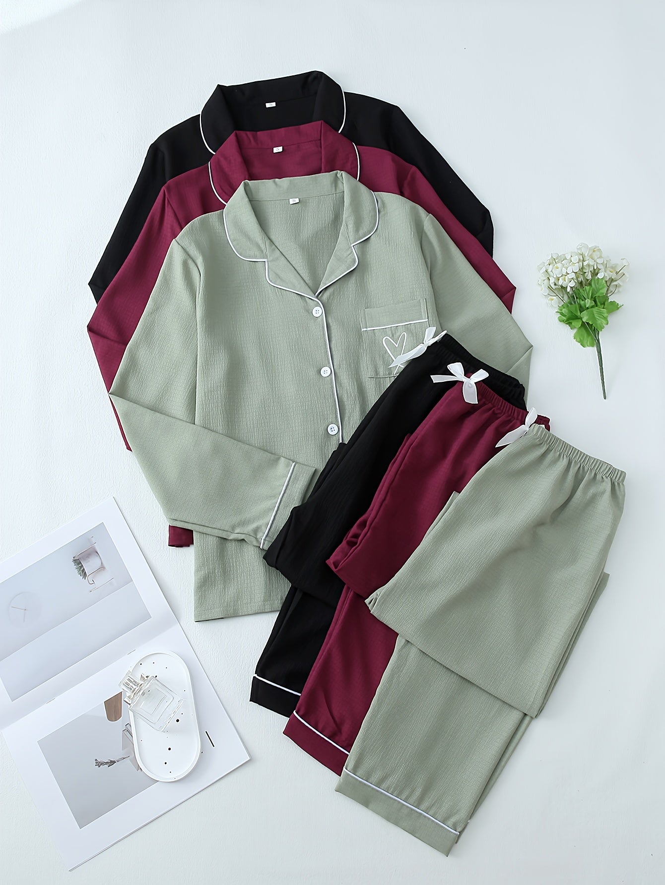 Women's Heart Print Pajama Set with Long-Sleeve Top and Elastic Waist Pants for Fall