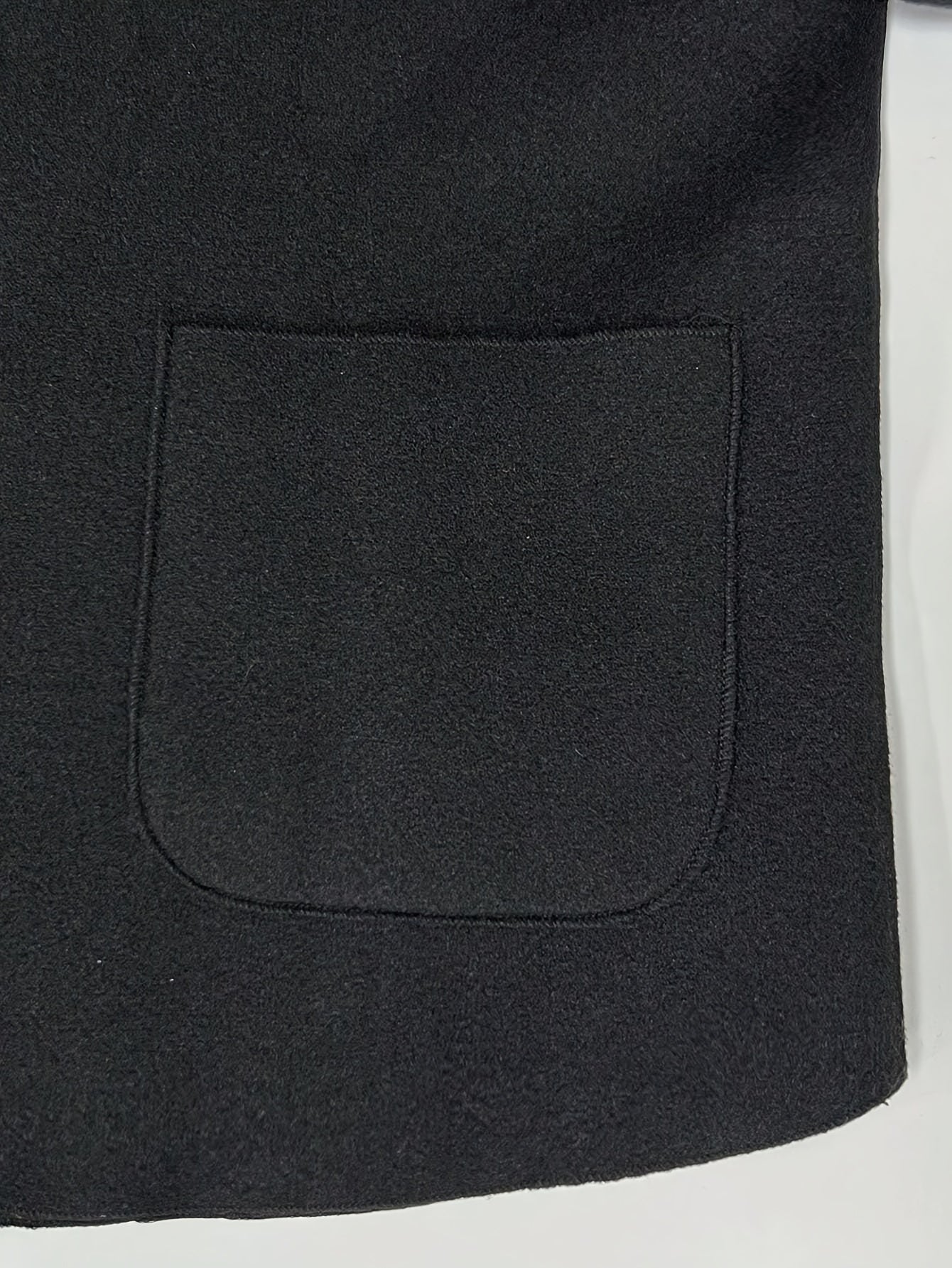 Zarif ayollar uchun polyester trench palto: Bir rangli, keng kesim, uzun qo'l, bitta tugmachali, astarsiz, to'qilgan, barcha mavsumlar uchun tashqi kiyim.