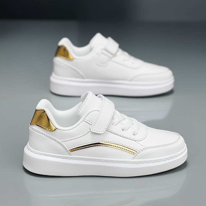 O'g'il bolalar uchun tasodifiy, qulay pastki krossovkalar, barcha mavsumlar uchun ideal, sirpanmaydigan tagliklar bilan.