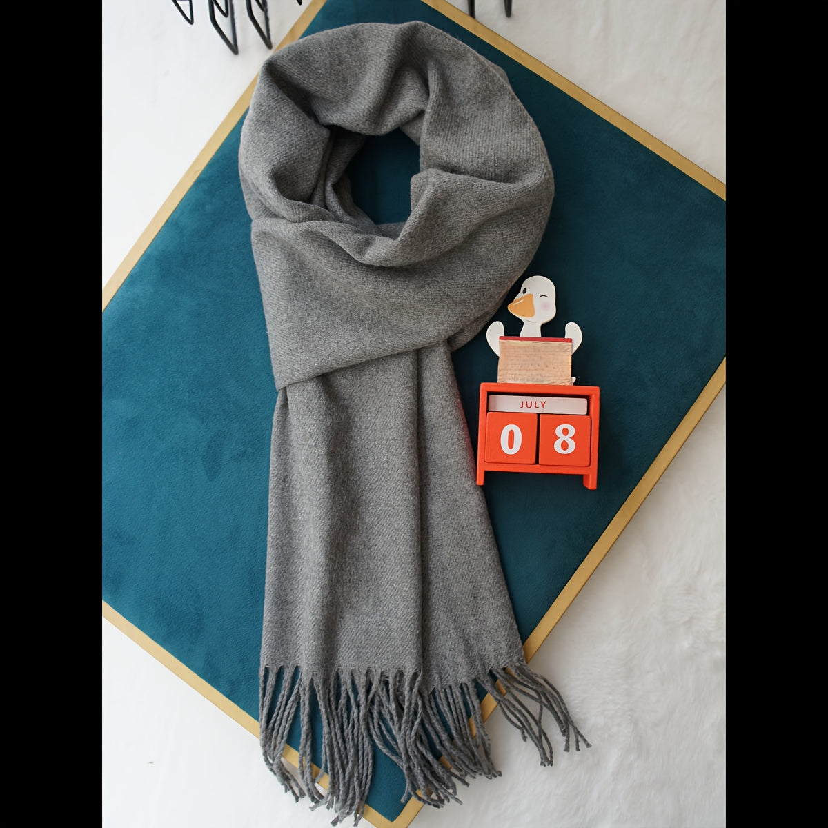 Bufanda de poliéster de color sólido para hombre y mujer para otoño e invierno con detalle de flecos