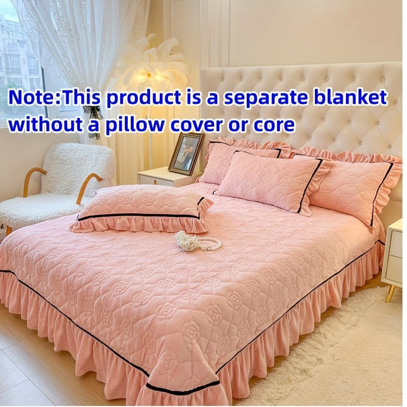 Ultra-Soft Milk Velvet Quilted Bedspread with Lace Detailing Hypoallergenic Breathable Solid Color Black Piping