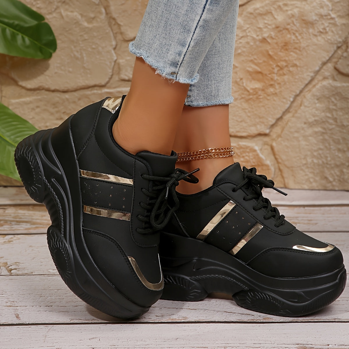 Ayollar uchun nafas oladigan Chunky sneakers qora va oltin past-cho'ntak kundalik poyabzal