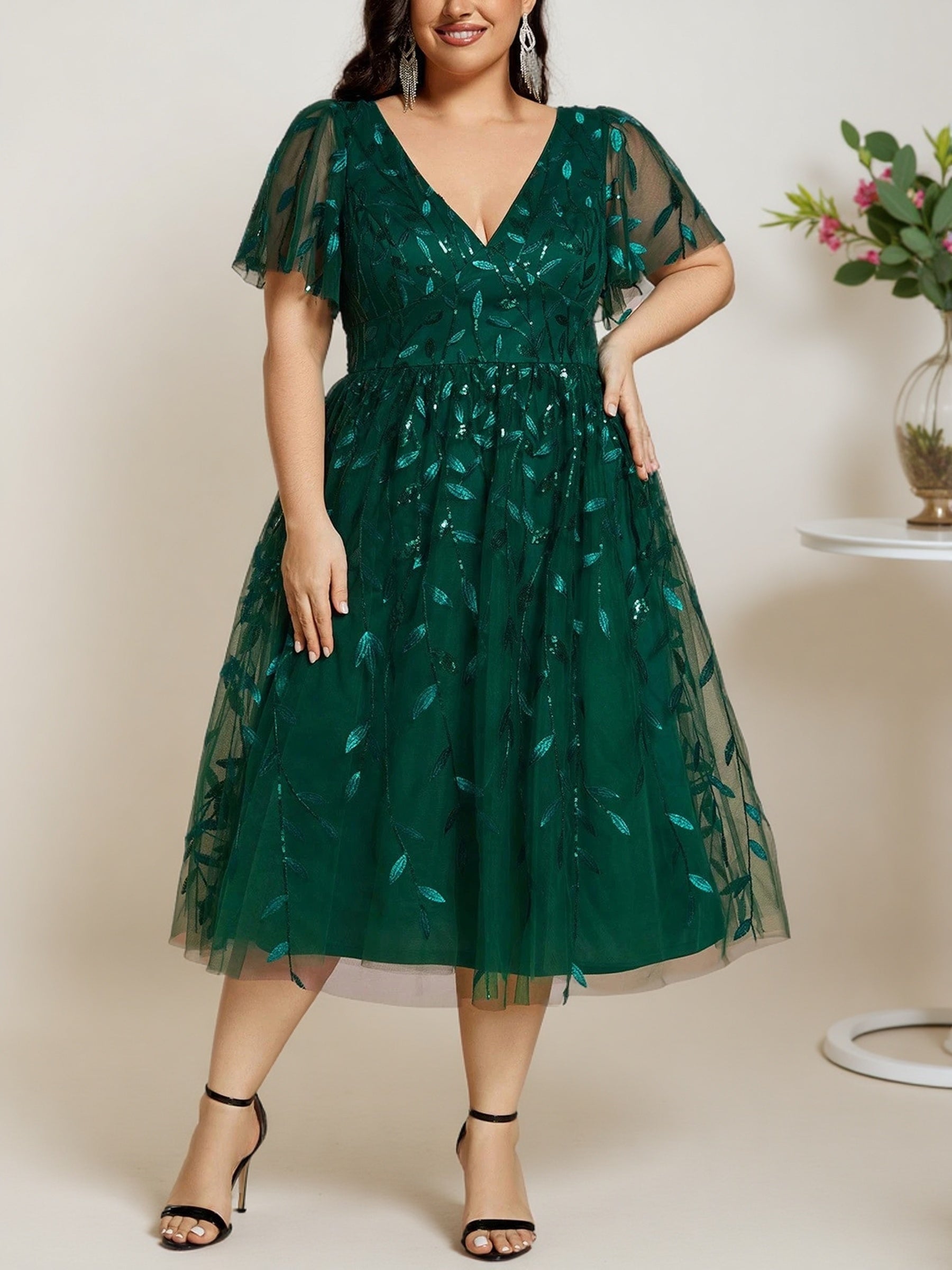 Plus Size Women's Mesh Cocktail Dress for Evening Parties and Formal Events