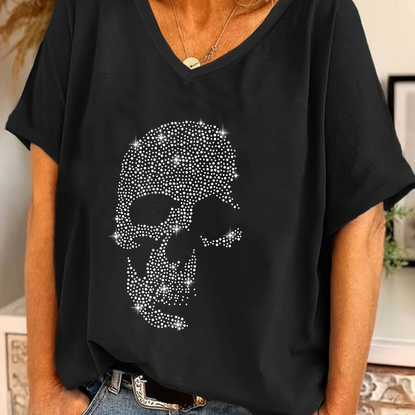 Camiseta casual de mujer talla grande con escote en V y calavera de pedrería en rosa