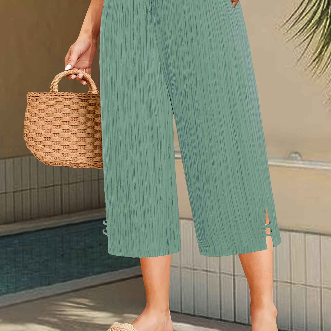 Plus-Size Women's Pleated Striped Wide-Leg Capri Pants Elegant Style