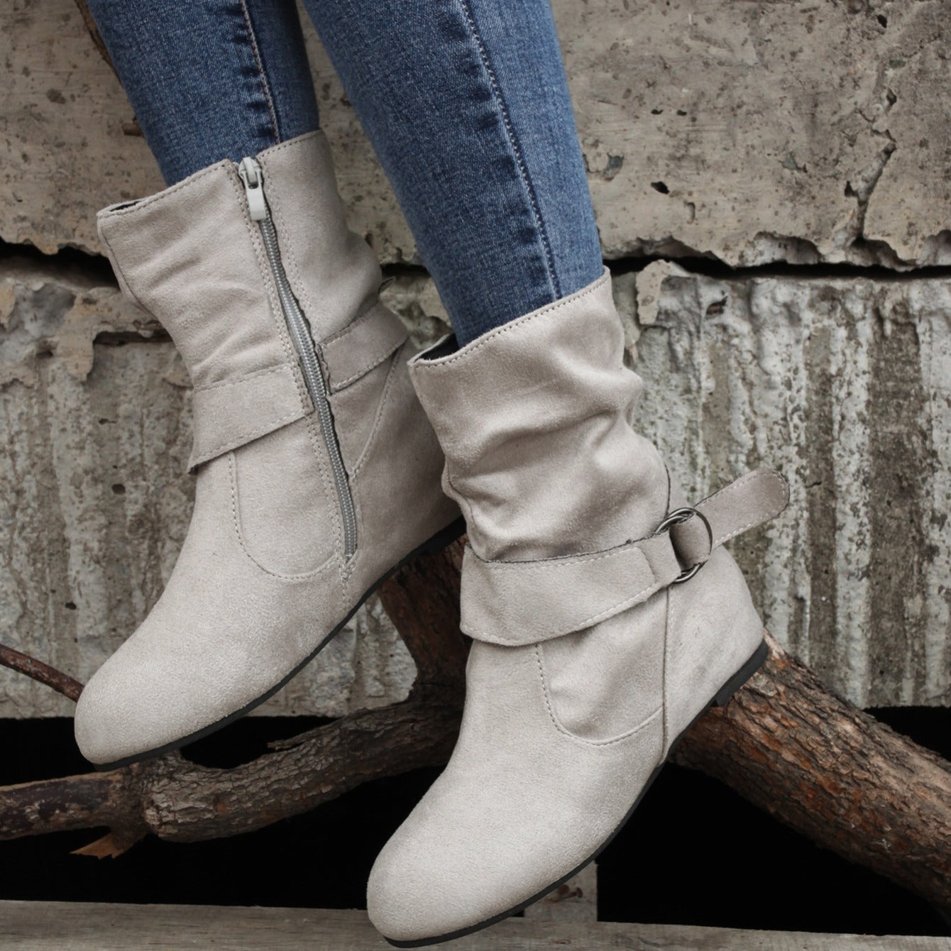 Women's Ankle Boots Solid Color Round Toe Buckle Side Zipper Outdoor Shoes