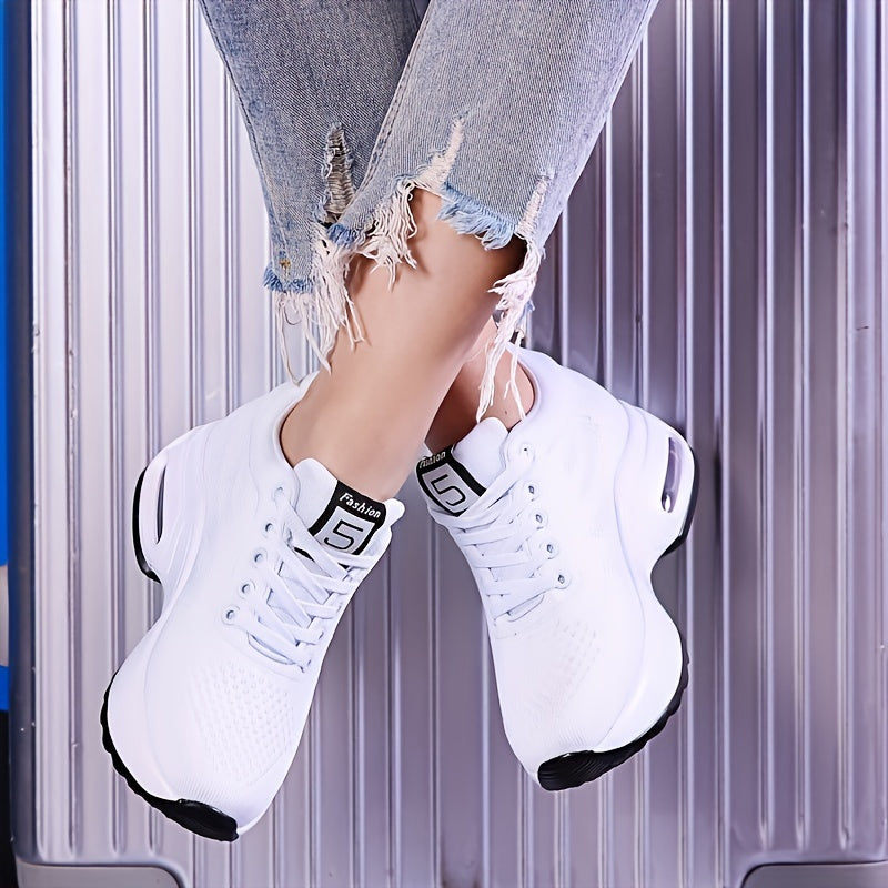 Women's Mesh Low Top Sneakers Lightweight Breathable Casual Shoes Black and White