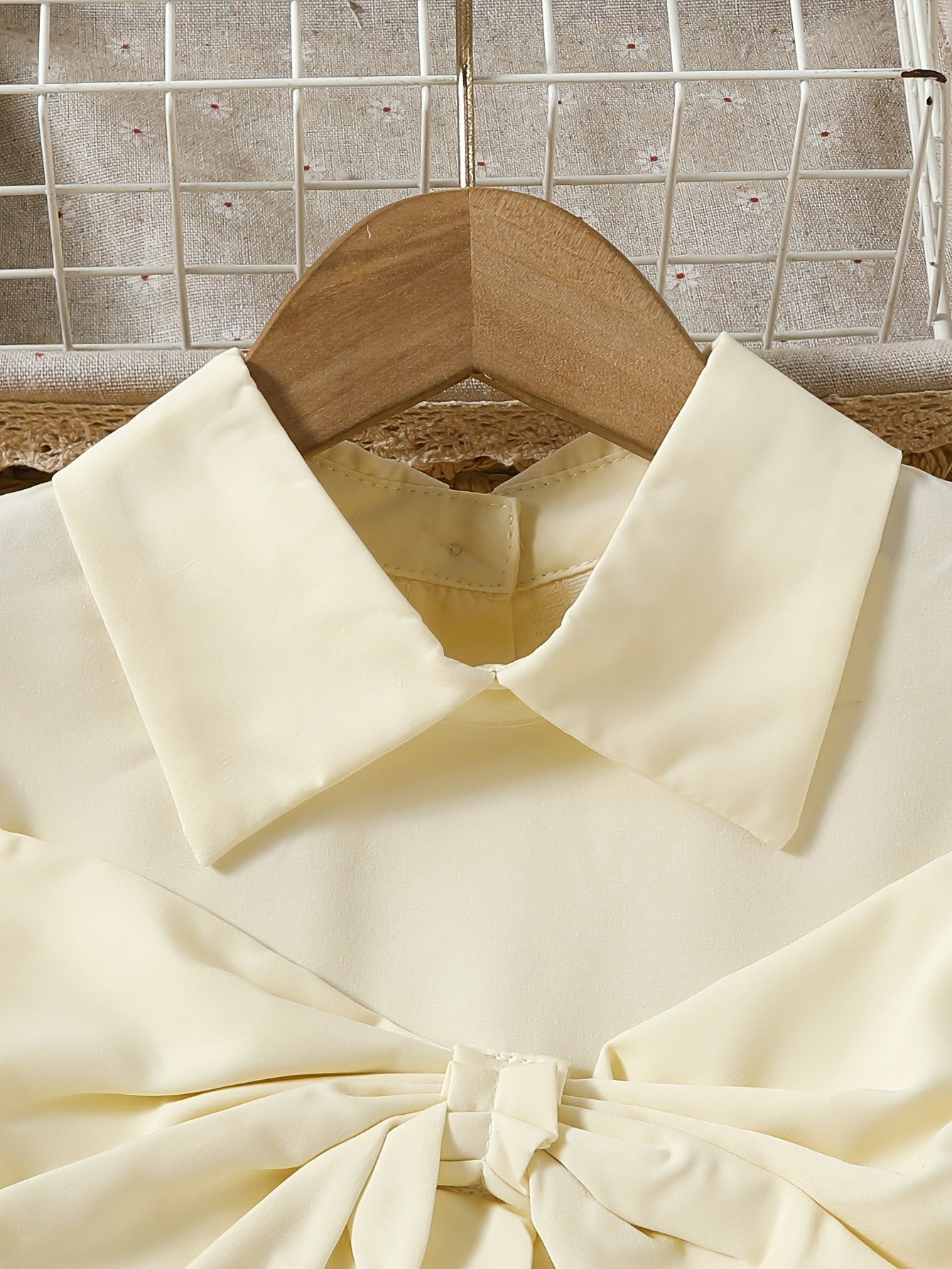 2024 Yangi Qizlar Bahor/Kuz Kiymlari: Zamonaviy Barokko Qirqilgan Kamarli Ko'ylak va Suspender Yubka, Ikki Qismli To'plam.