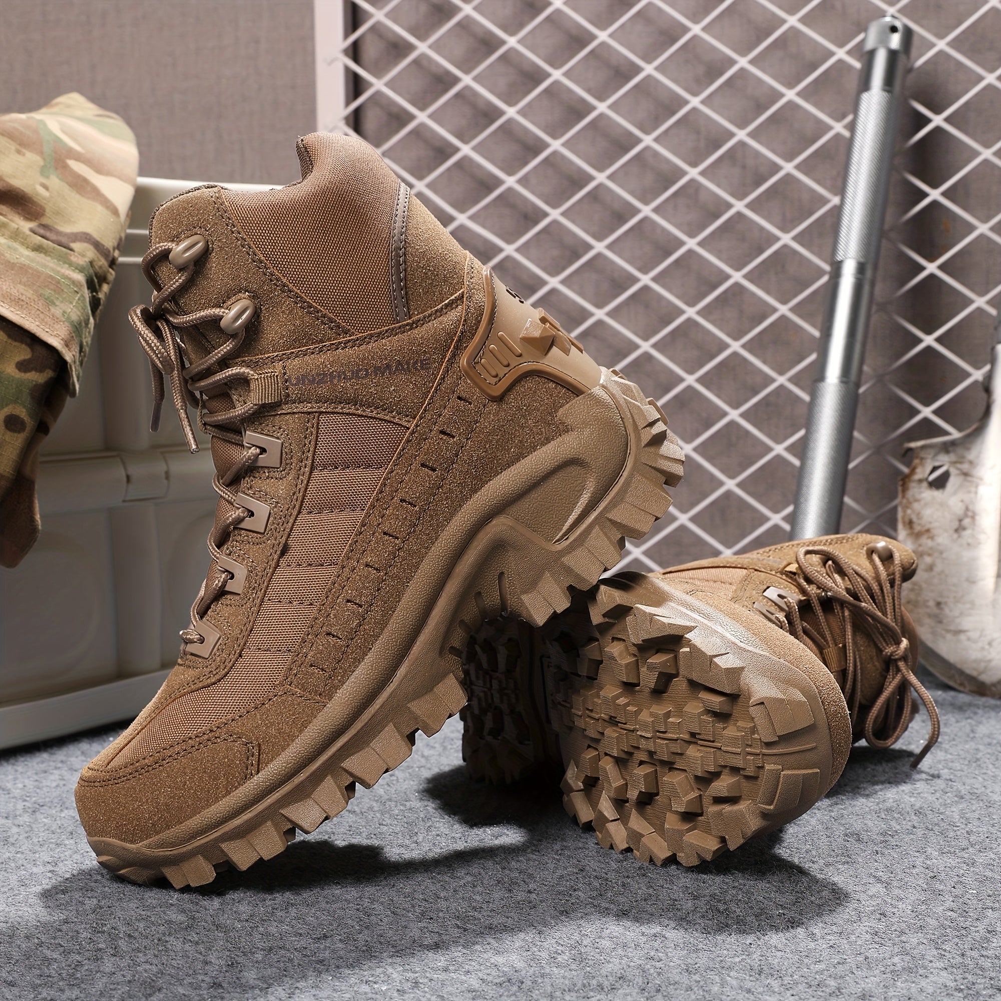 Men's Hiking Shoes Beige Non-Slip Wear-Resistant Mid-Calf Outdoor Trekking Footwear