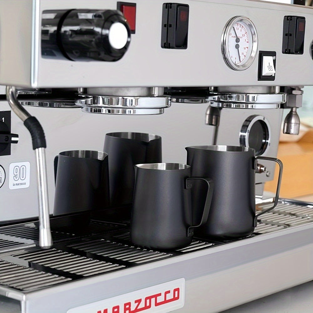 Juego de jarras de acero inoxidable para espumar leche de 12oz y 20oz con medición y pluma decorativa